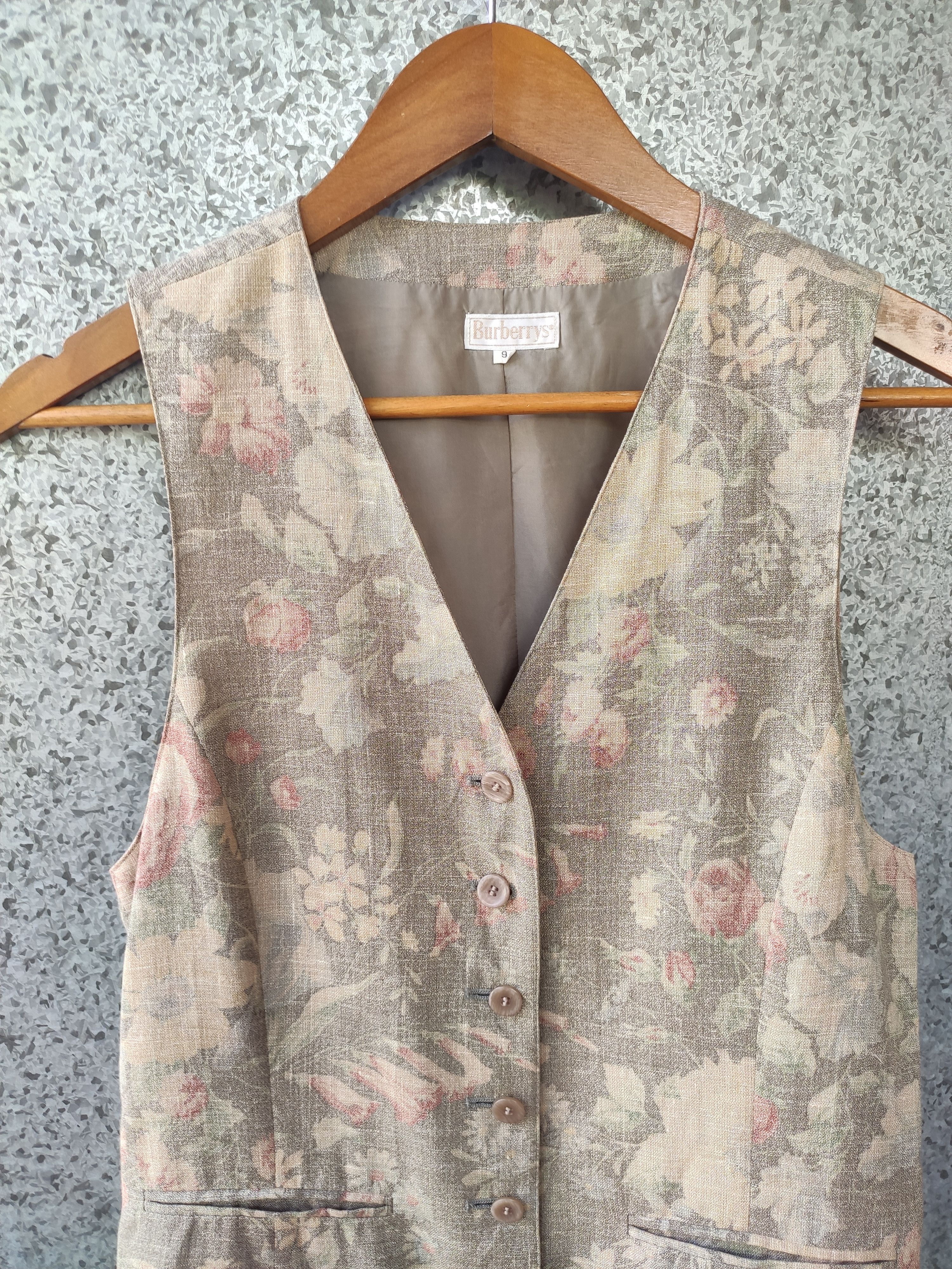 Burberry 🔥 Vintage Burberry's vest floral Size US S / EU 44-46 / 1 - 2 Thumbnail