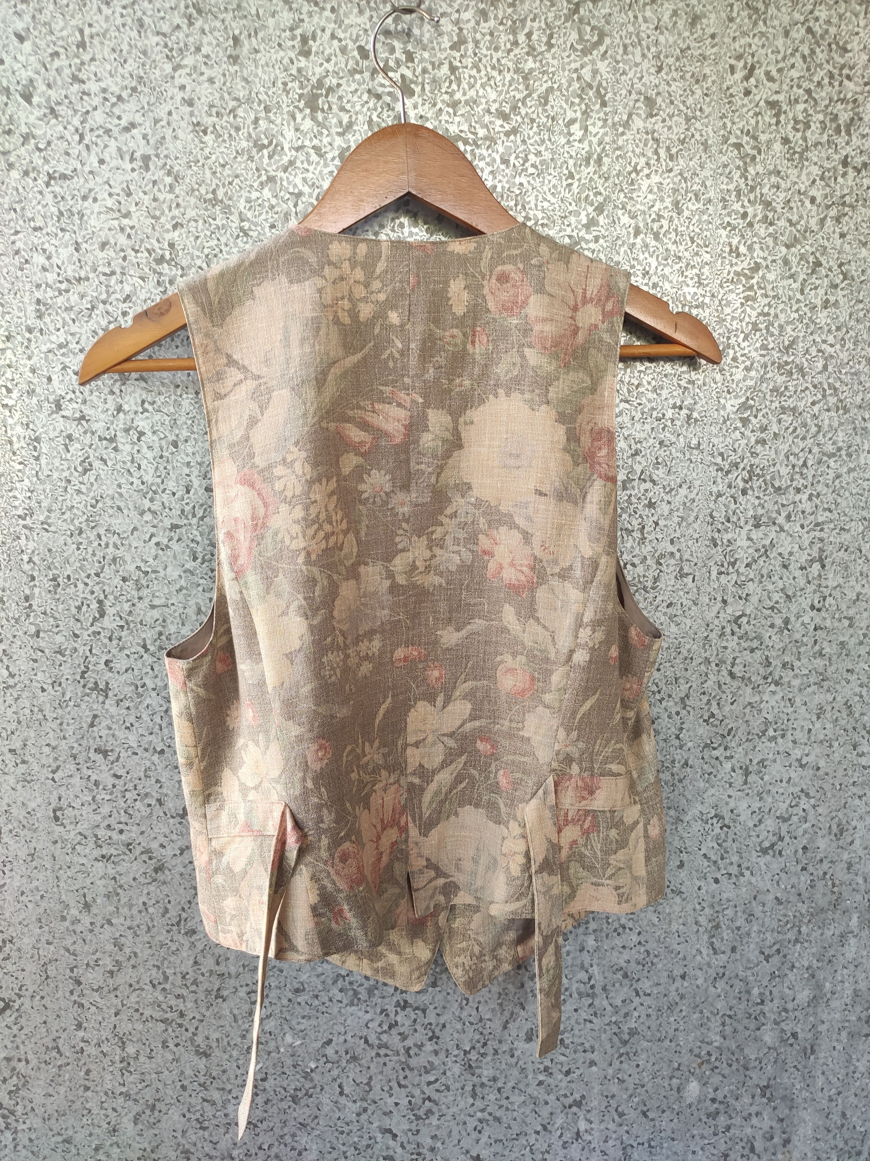 Burberry 🔥 Vintage Burberry's vest floral Size US S / EU 44-46 / 1 - 4 Thumbnail