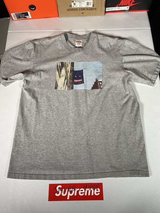Supreme banner 2024 tee grey