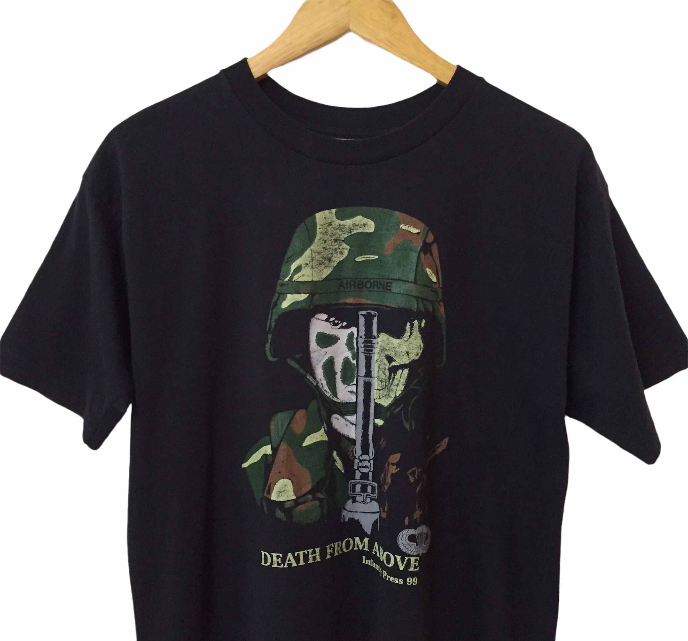 Fruit Of The Loom × Vintage VINTAGE 90s AIRBONE DEATH FROM ABOVE CAMO LOGO TSHIRT Size US L / EU 52-54 / 3 - 3 Thumbnail