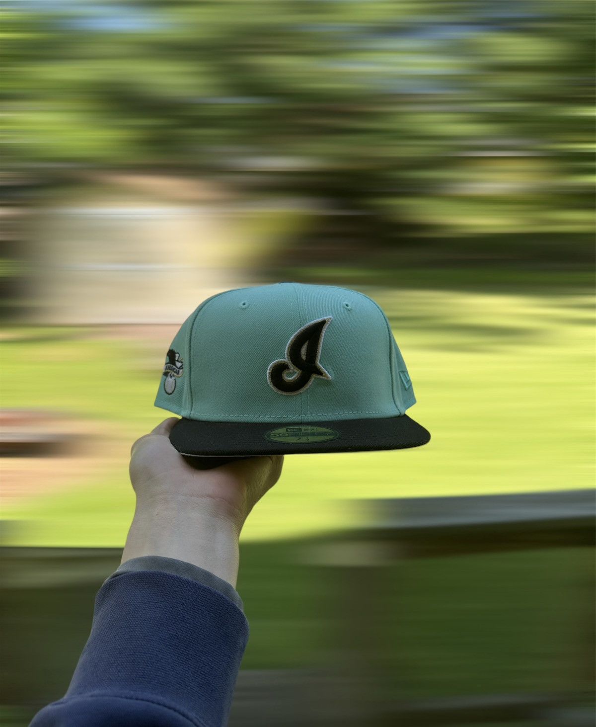 New Era Hat Club Mint Condition Cleveland Indians 7 1/4 Size ONE SIZE - 1 Thumbnail