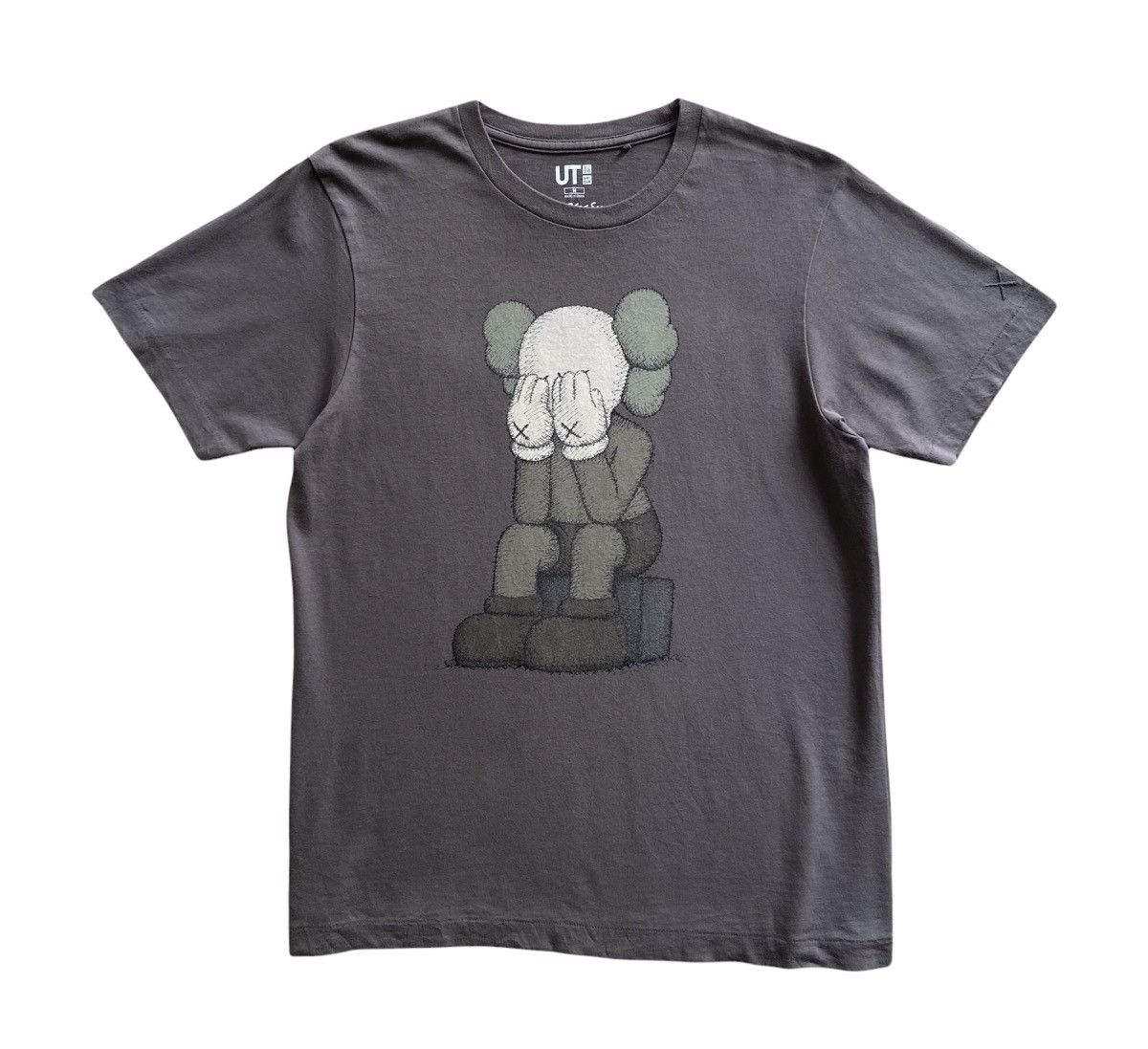 Kaws × Uniqlo 💰SENDOFFER💰 Kaws X Uniqlo 2016 Passing Through Tee Size US M / EU 48-50 / 2 - 1 Thumbnail