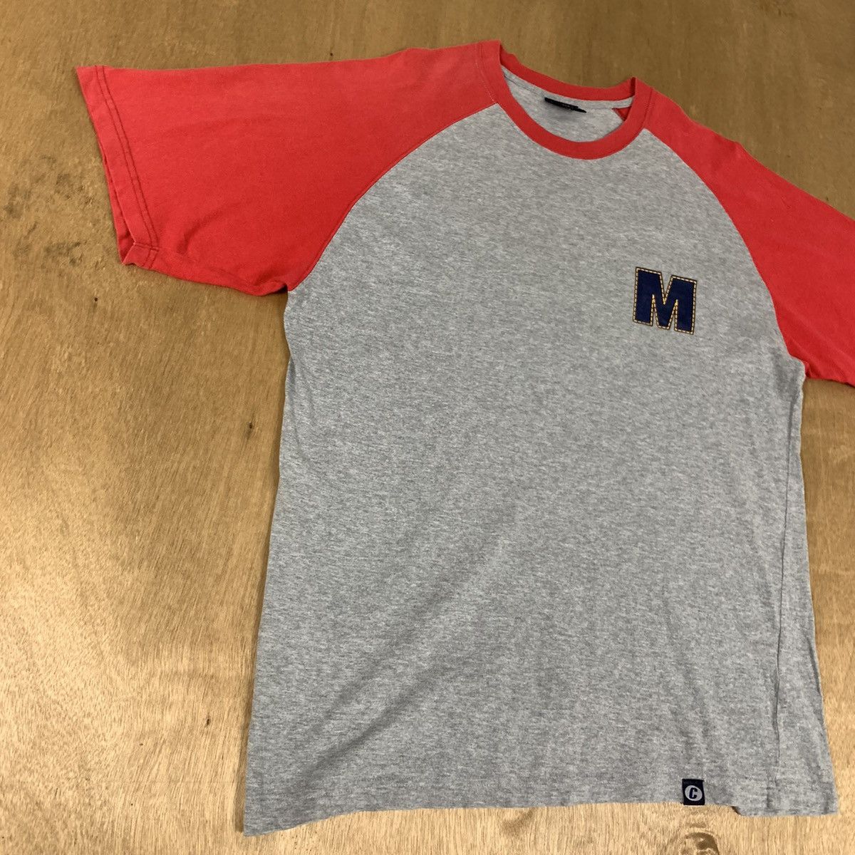 Mickey Mouse × The Letters Vintage 90s MICKEYMOUSE Letterman Raglan Summer Surf Tshirt Size US L / EU 52-54 / 3 - 5 Thumbnail