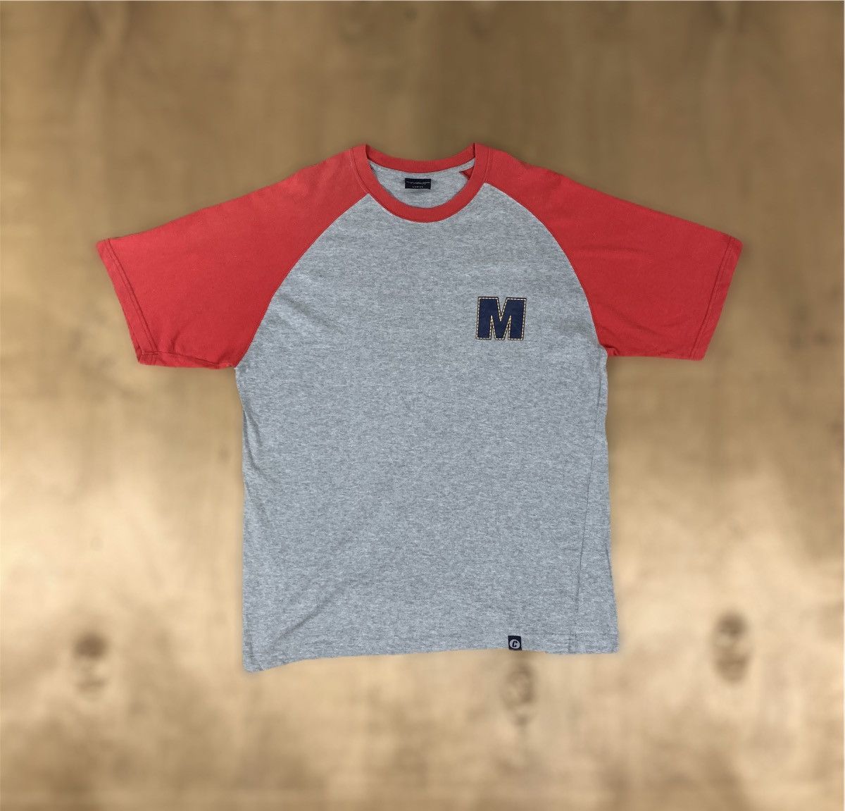 Mickey Mouse × The Letters Vintage 90s MICKEYMOUSE Letterman Raglan Summer Surf Tshirt Size US L / EU 52-54 / 3 - 1 Thumbnail