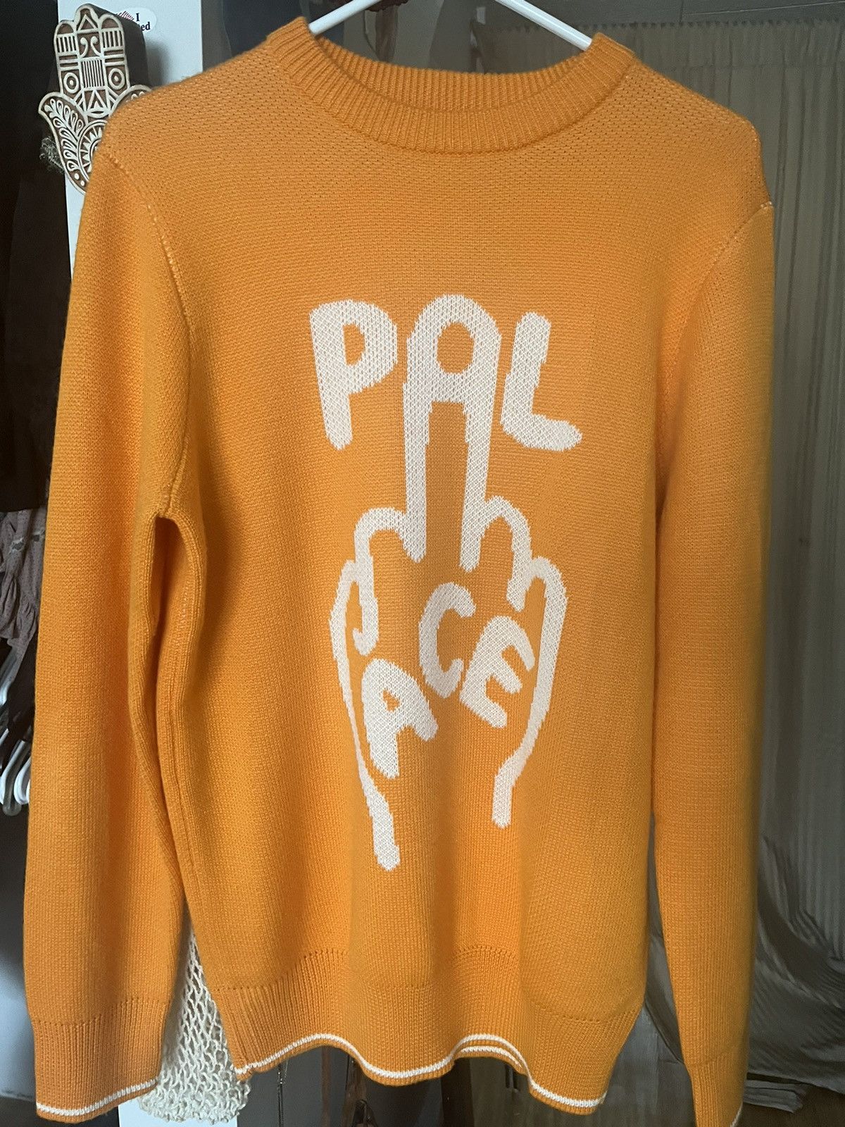 Palace finger up knit
