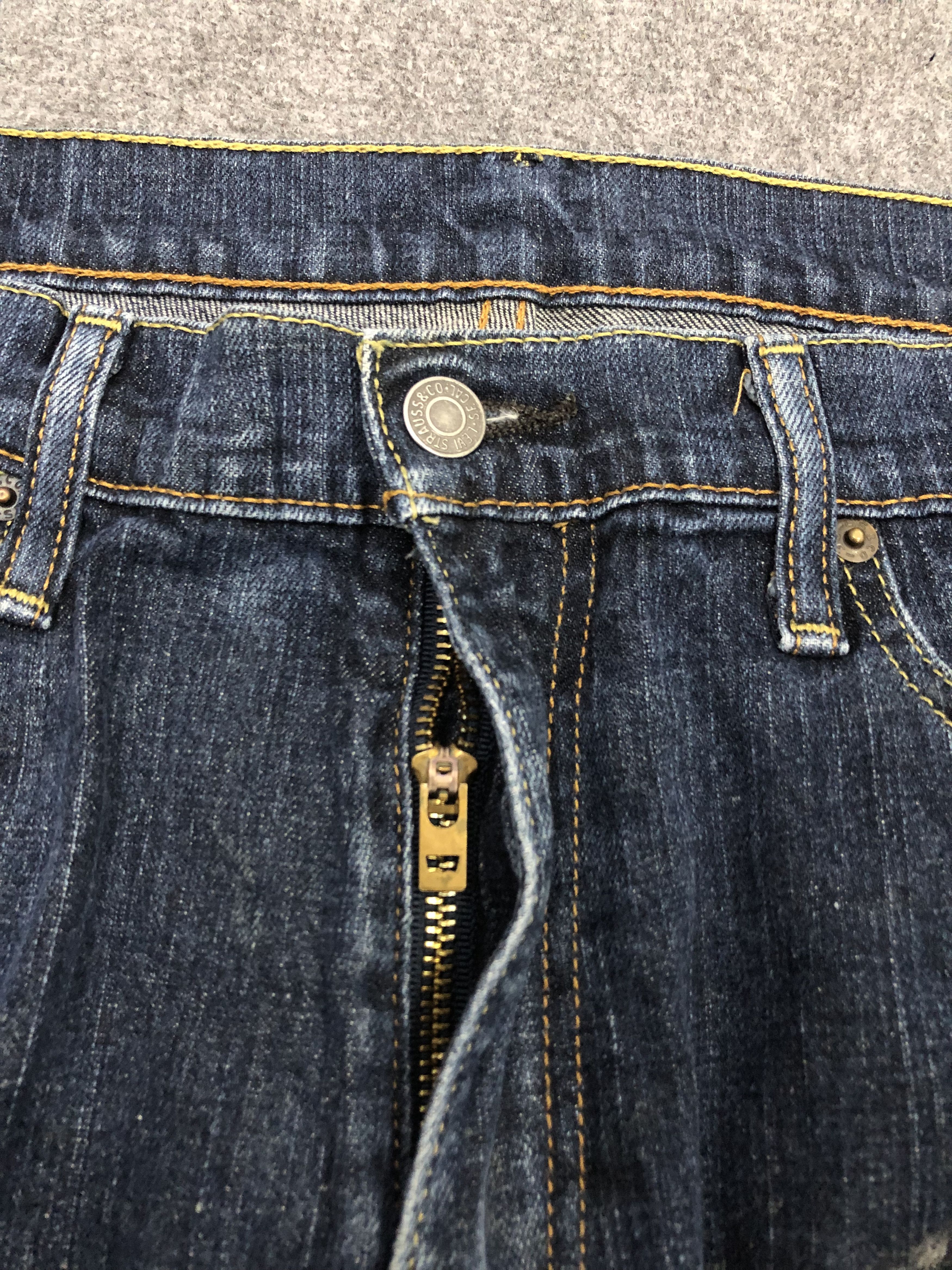 Levi's RARE Vintage Levis 541 Ripped Denim DP1131 Size US 35 - 11 Thumbnail