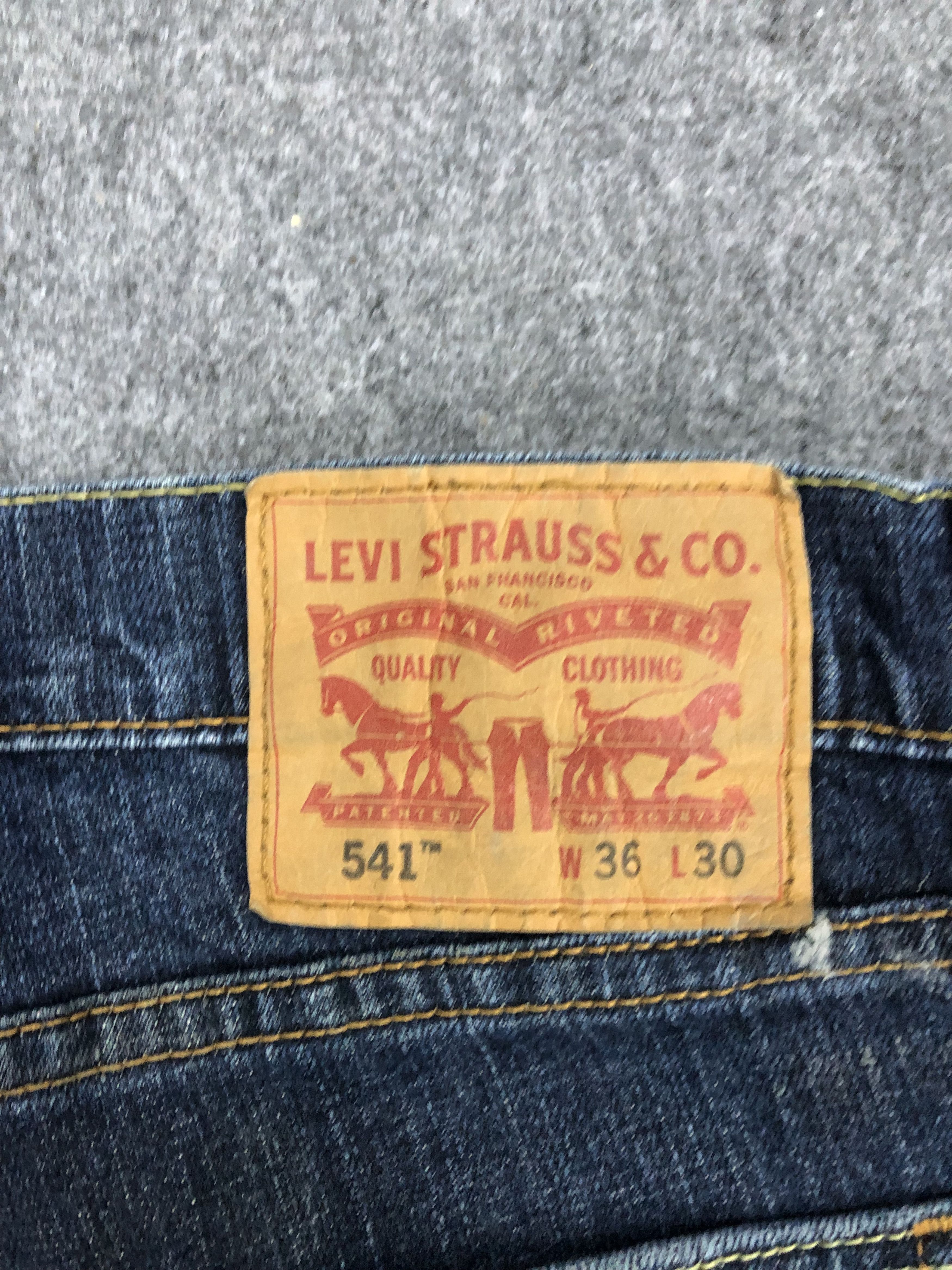 Levi's RARE Vintage Levis 541 Ripped Denim DP1131 Size US 35 - 5 Thumbnail