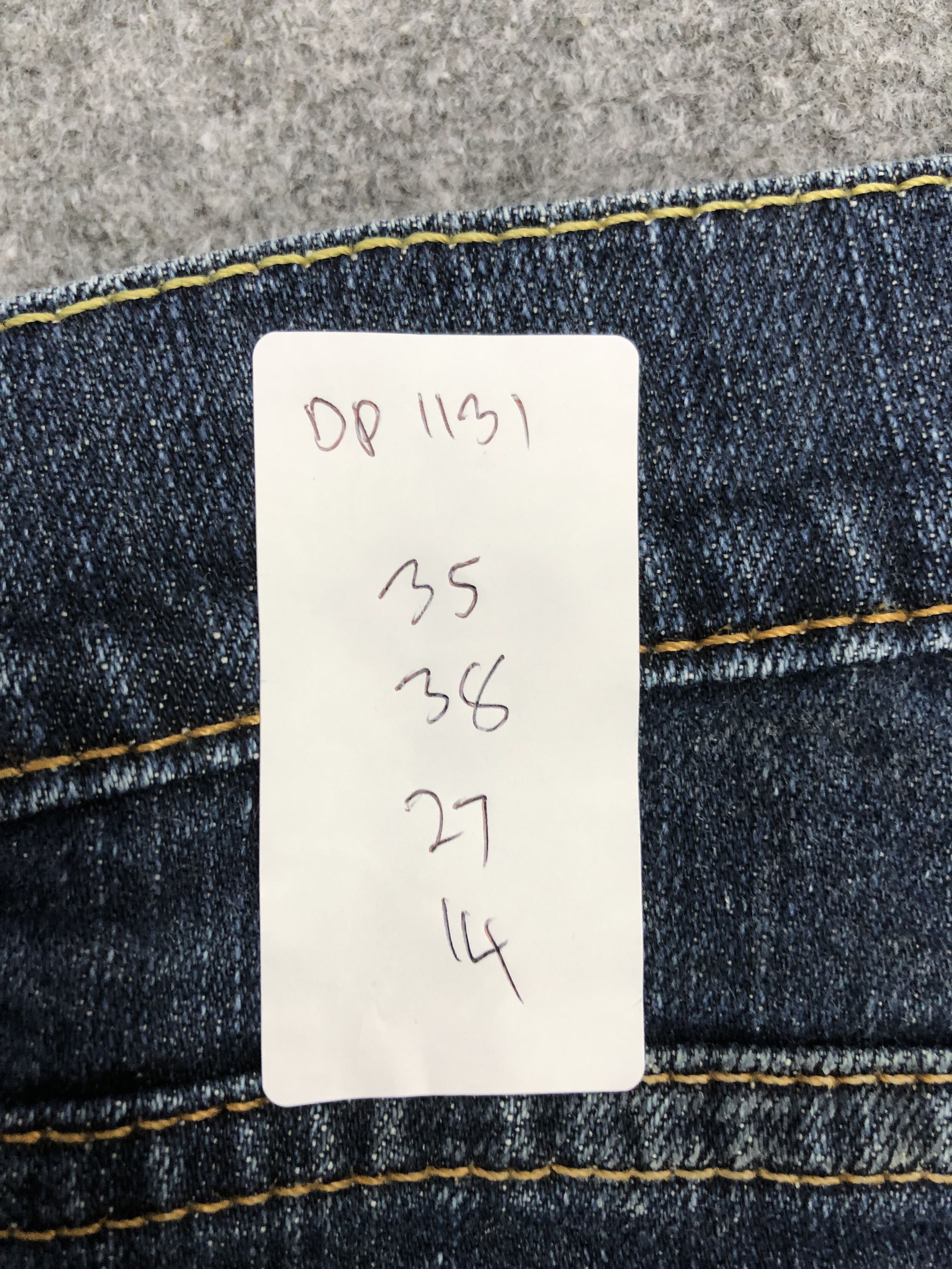 Levi's RARE Vintage Levis 541 Ripped Denim DP1131 Size US 35 - 13 Thumbnail