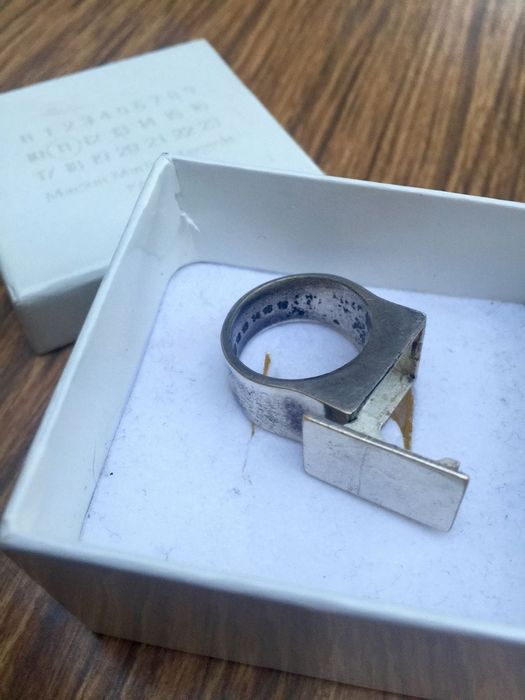 Maison martin margiela discount hidden compartment ring