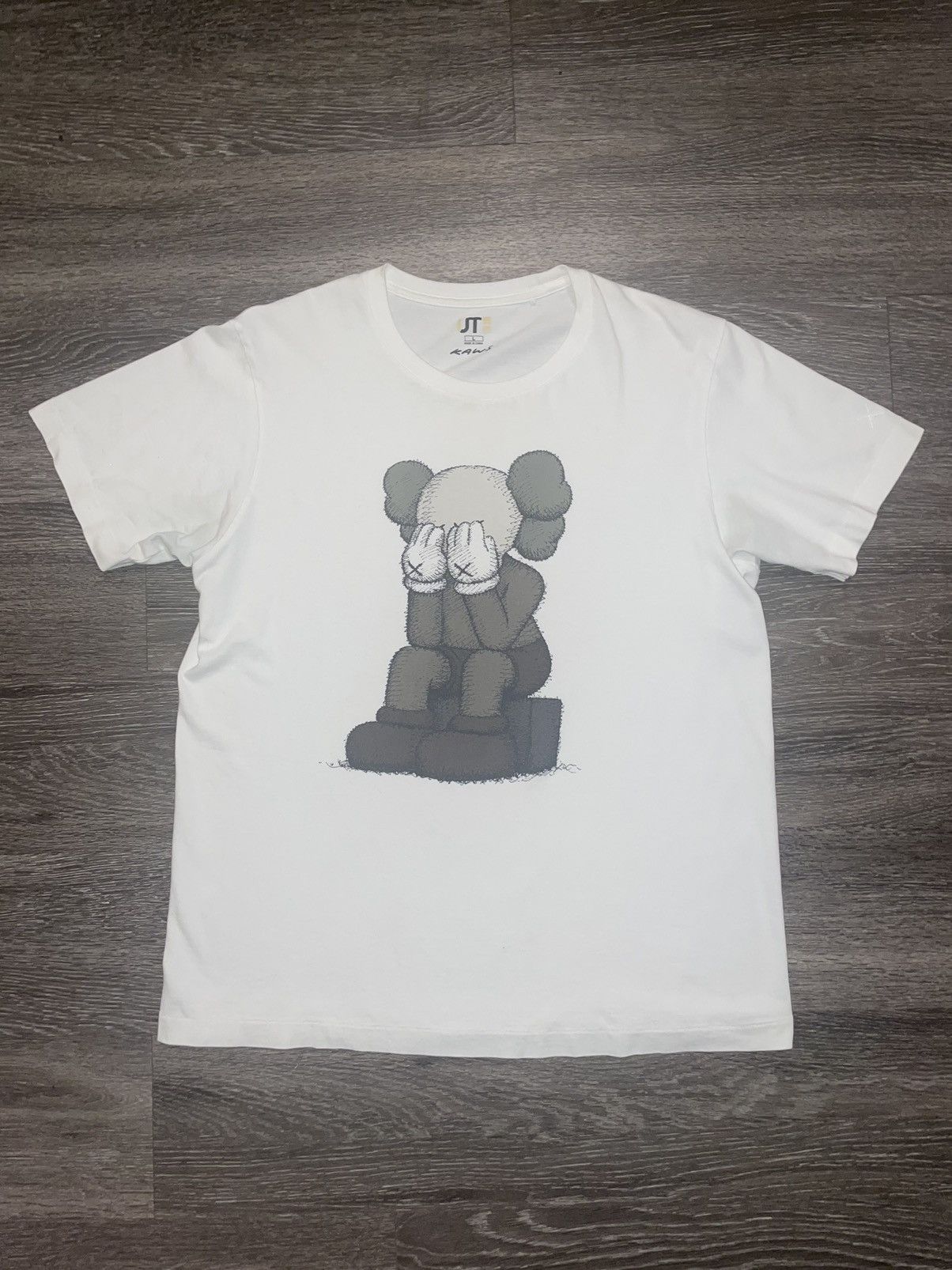 Japanese Brand × Kaws × Uniqlo KAWS X UNIQLO "PASSING THROUGH" WHITE TEE Size US M / EU 48-50 / 2 - 1 Thumbnail