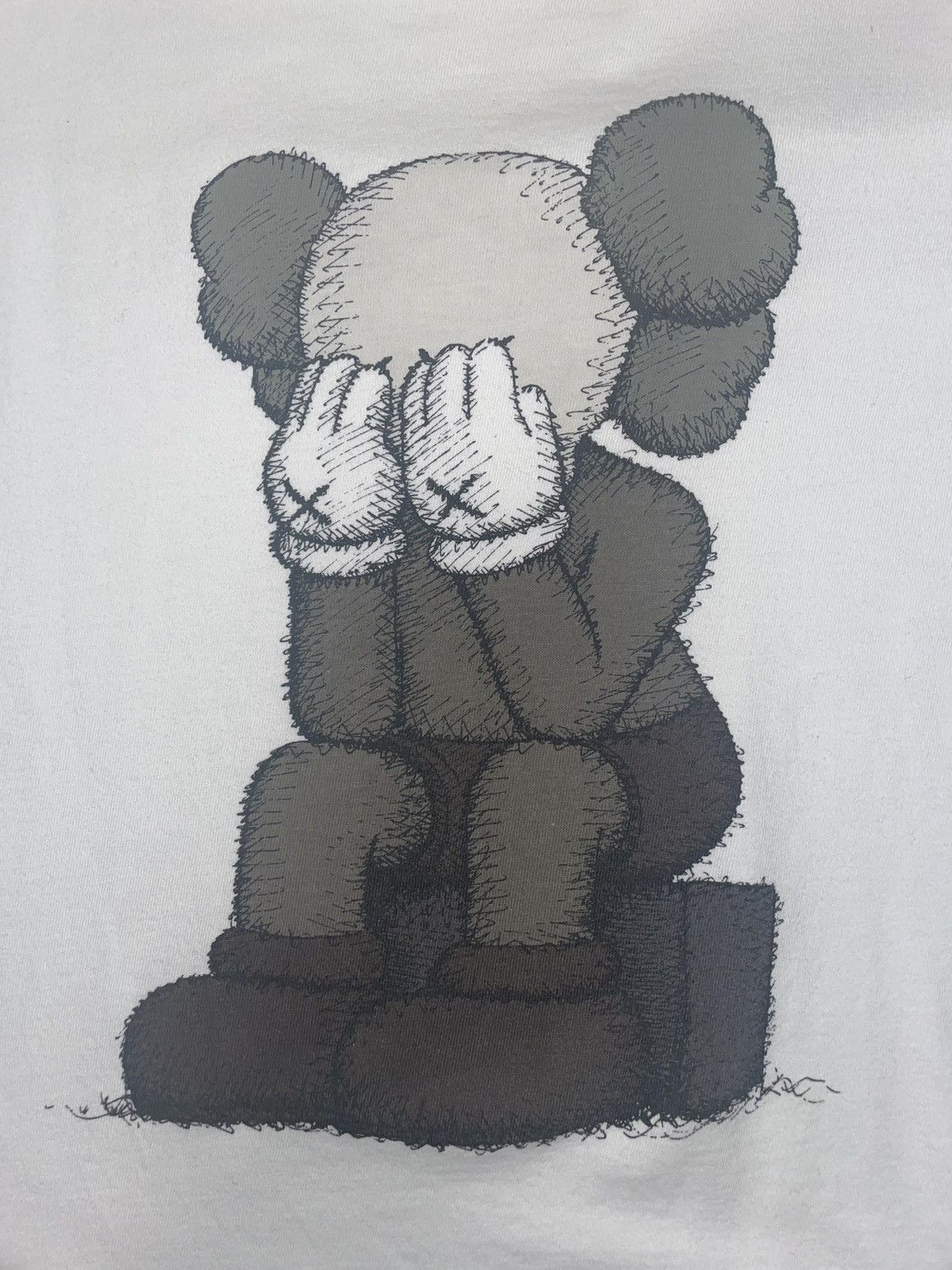 Japanese Brand × Kaws × Uniqlo KAWS X UNIQLO "PASSING THROUGH" WHITE TEE Size US M / EU 48-50 / 2 - 2 Thumbnail