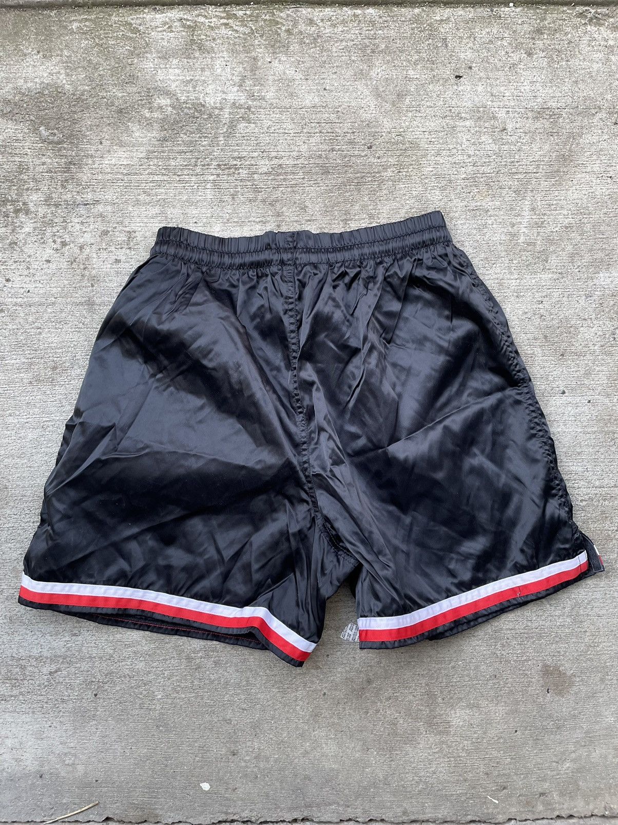 Nike × Vintage Vintage 90s Nike Shorts Size US 30 / EU 46 - 2 Thumbnail