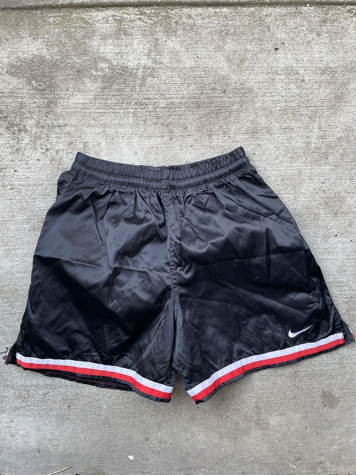 Nike × Vintage Vintage 90s Nike Shorts Size US 30 / EU 46 - 1 Thumbnail