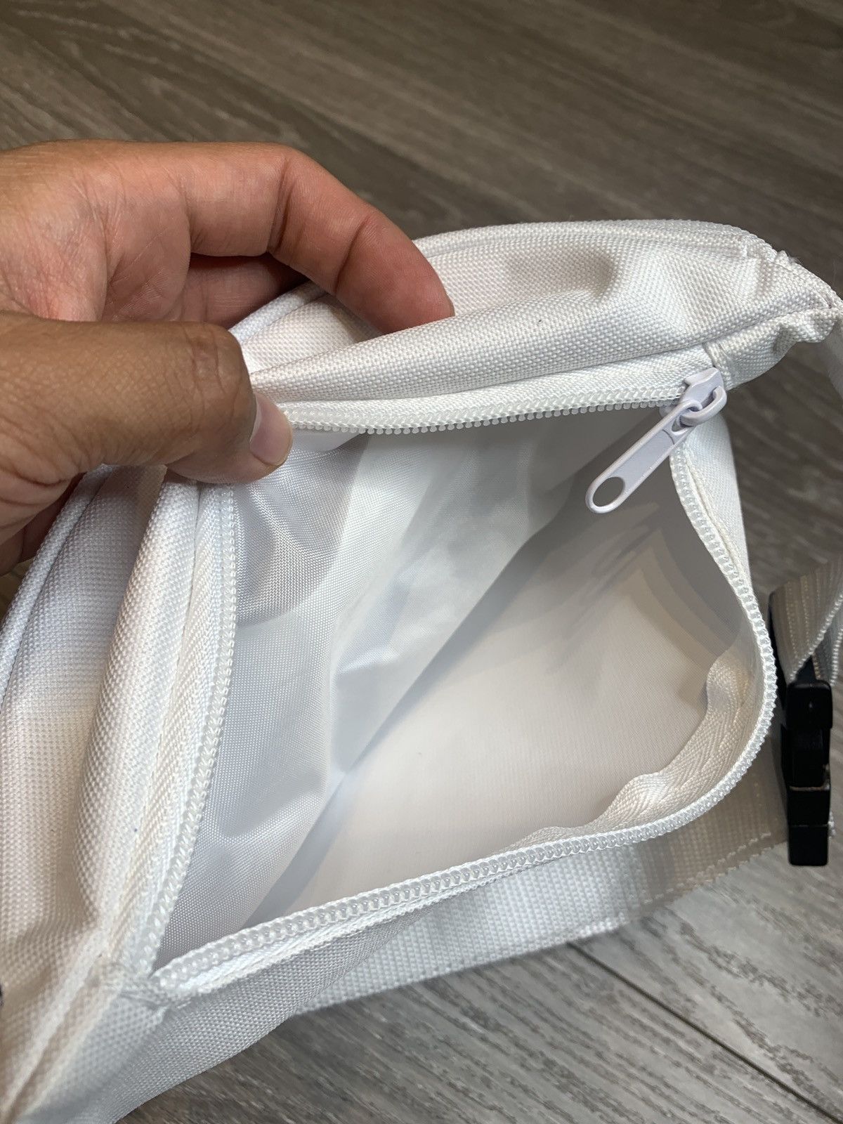 Other Cute Winking Face Fanny Pack White Unique One of a Kind Size ONE SIZE - 5 Thumbnail