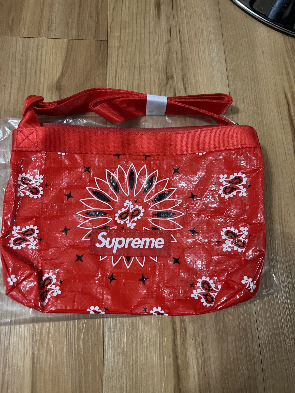 SS21 Supreme shoulder bag red