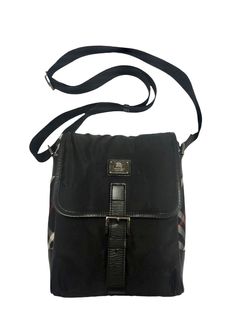 Burberry black outlet label sling bag