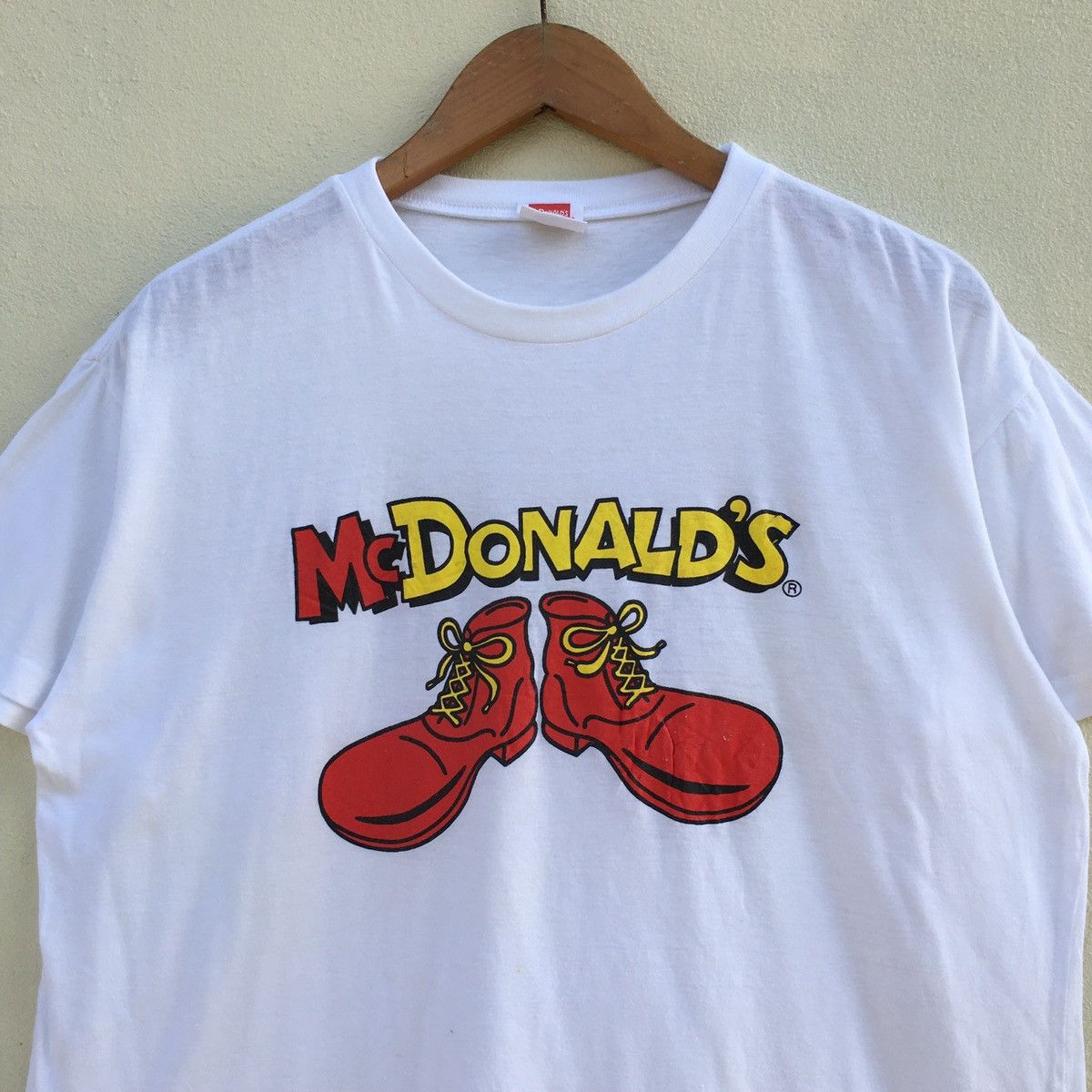 Vintage Vintage MCDONALDS SHOES DESIGN T-shirt Size US L / EU 52-54 / 3 - 2 Thumbnail