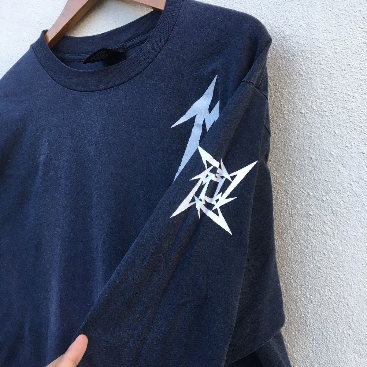 Band Tees × Metallica × Vintage Vintage METALLICA 15TH YEARS ANNIVERSARY LONGSLEEVE T-shirt Size US L / EU 52-54 / 3 - 9 Thumbnail