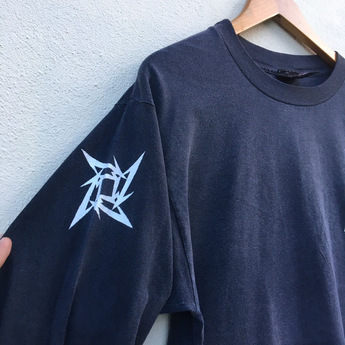 Band Tees × Metallica × Vintage Vintage METALLICA 15TH YEARS ANNIVERSARY LONGSLEEVE T-shirt Size US L / EU 52-54 / 3 - 10 Thumbnail