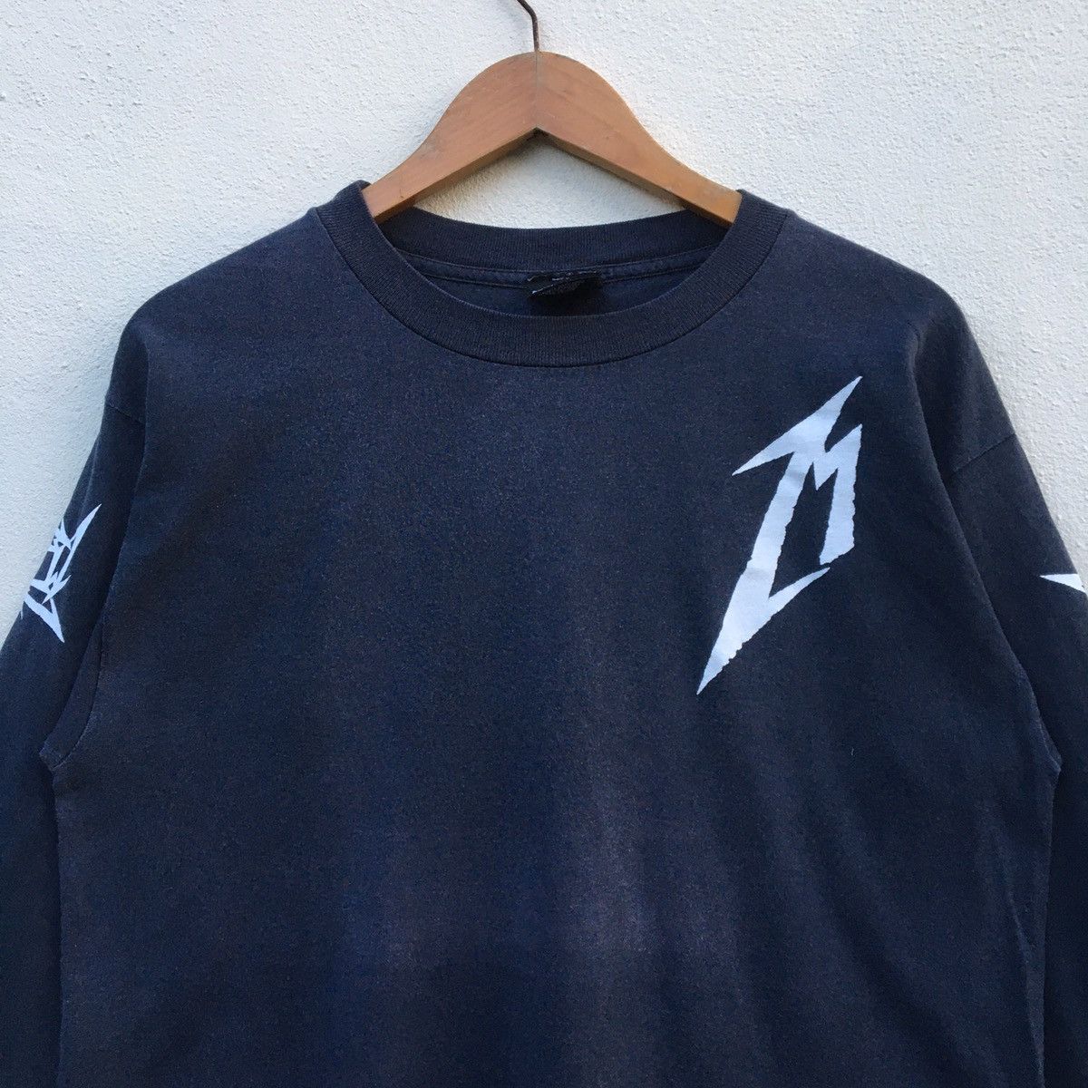Band Tees × Metallica × Vintage Vintage METALLICA 15TH YEARS ANNIVERSARY LONGSLEEVE T-shirt Size US L / EU 52-54 / 3 - 5 Thumbnail