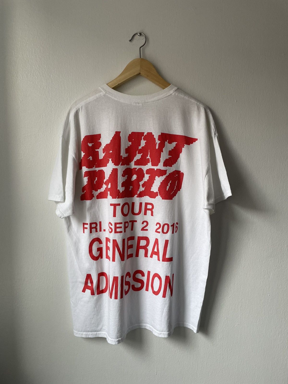 Saint Pablo Tour tee