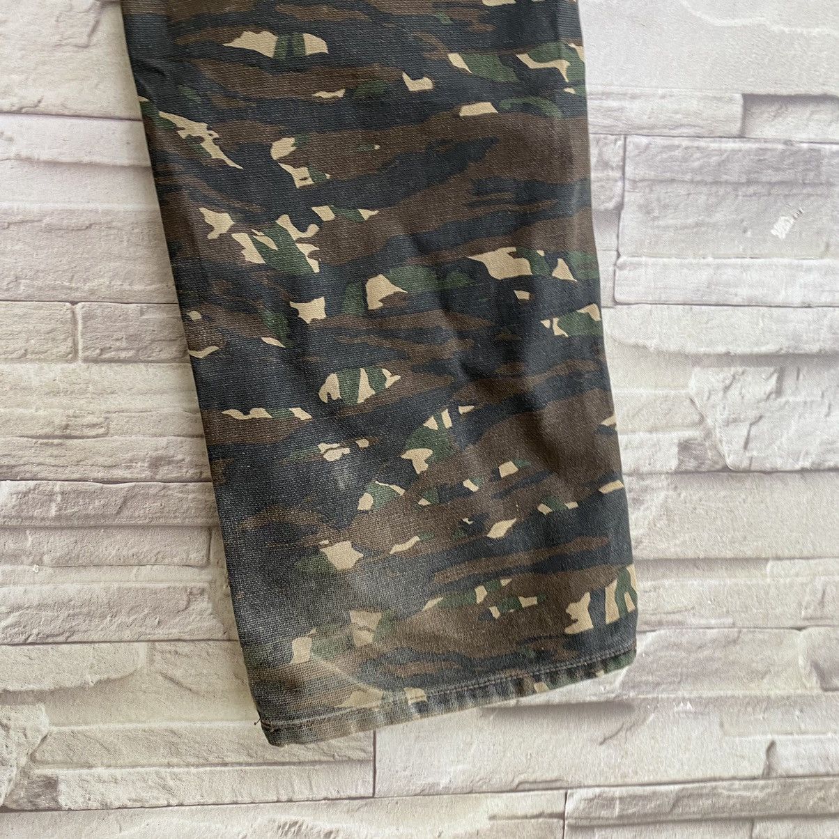 Spellbound Japanese Brand Spellbound Tiger Stripe Camo Pants Size US 29 - 12 Thumbnail