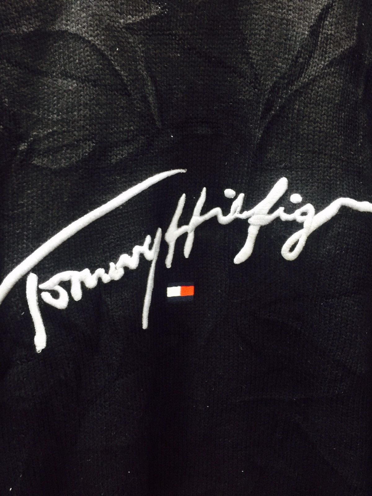 Tommy Hilfiger × Vintage TOMMY HILFIGER big logo Sweater Knitwear Vintage Size US L / EU 52-54 / 3 - 4 Thumbnail