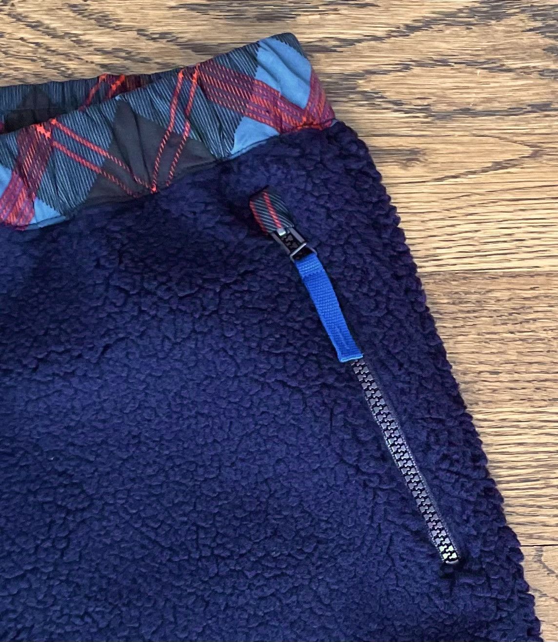 JW Anderson × Uniqlo Medium Navy Blue Fleece Pants Pile-Lined Sherpa Joggers Size US 31 - 12 Thumbnail