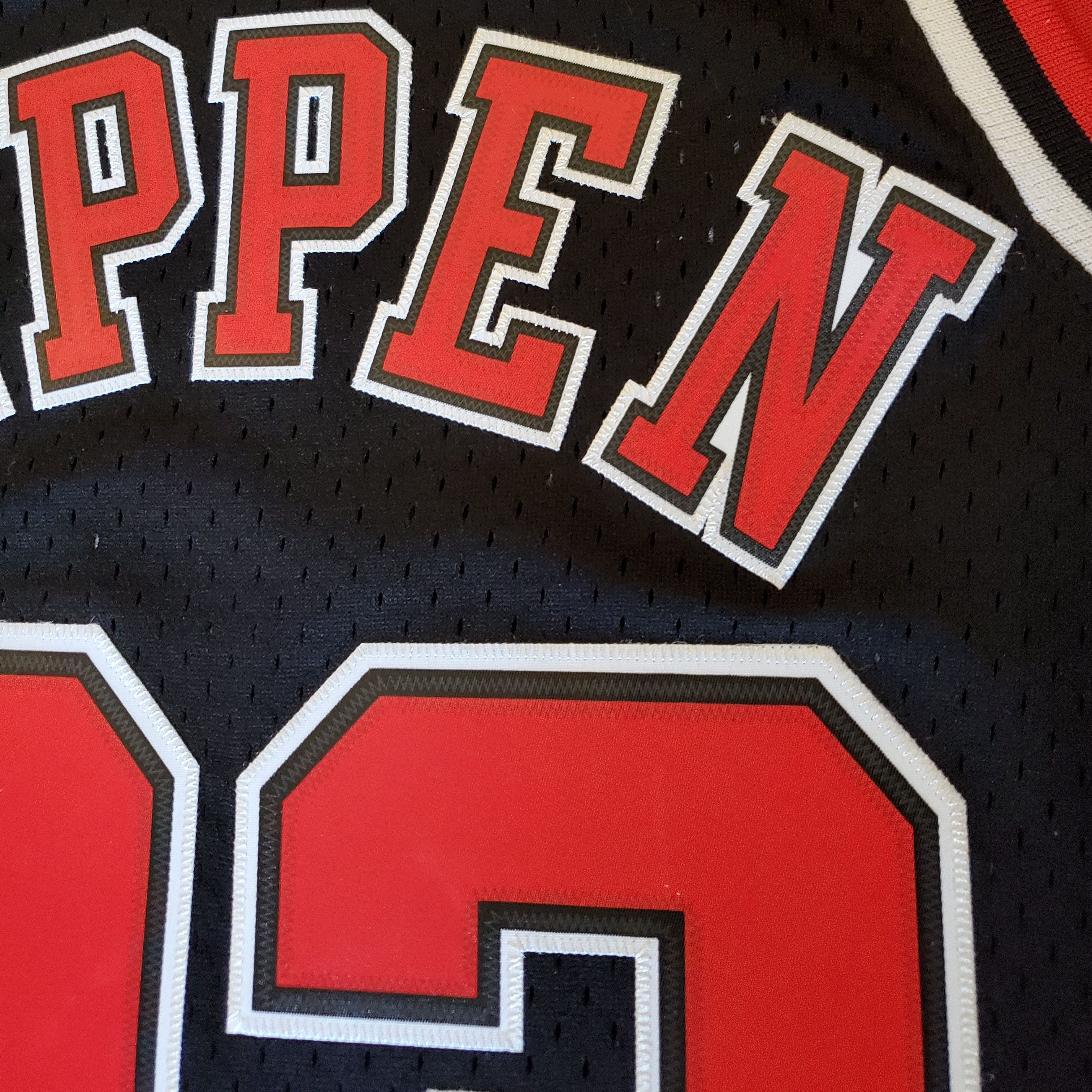 Mitchell & Ness × NBA × Vintage SCOTTIE PIPPEN JERSEY Size US S / EU 44-46 / 1 - 17 Thumbnail