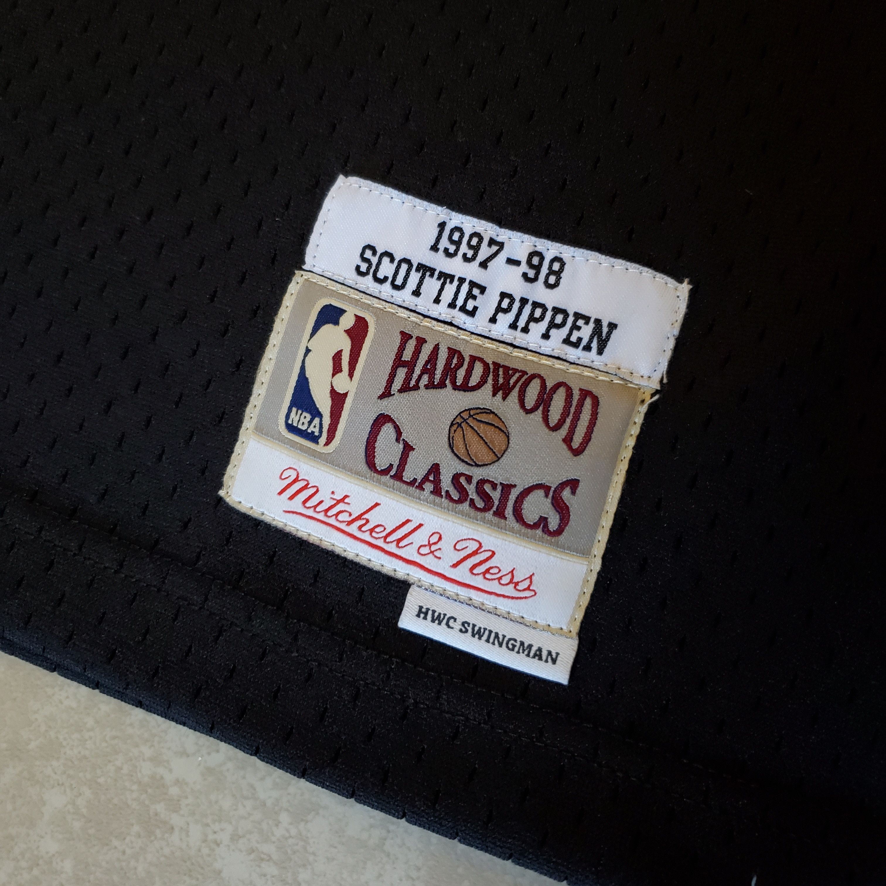 Mitchell & Ness × NBA × Vintage SCOTTIE PIPPEN JERSEY Size US S / EU 44-46 / 1 - 3 Thumbnail