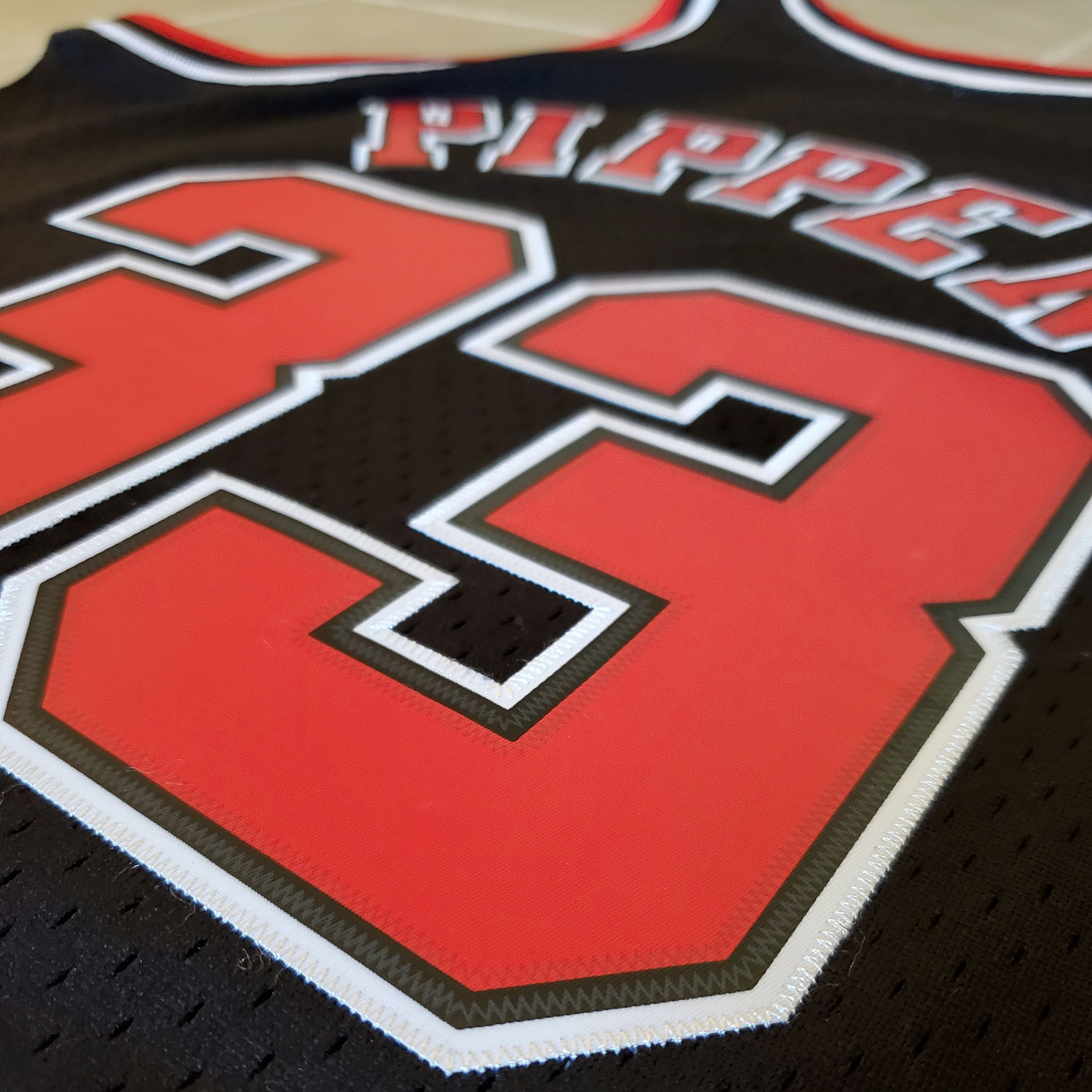Mitchell & Ness × NBA × Vintage SCOTTIE PIPPEN JERSEY Size US S / EU 44-46 / 1 - 13 Thumbnail