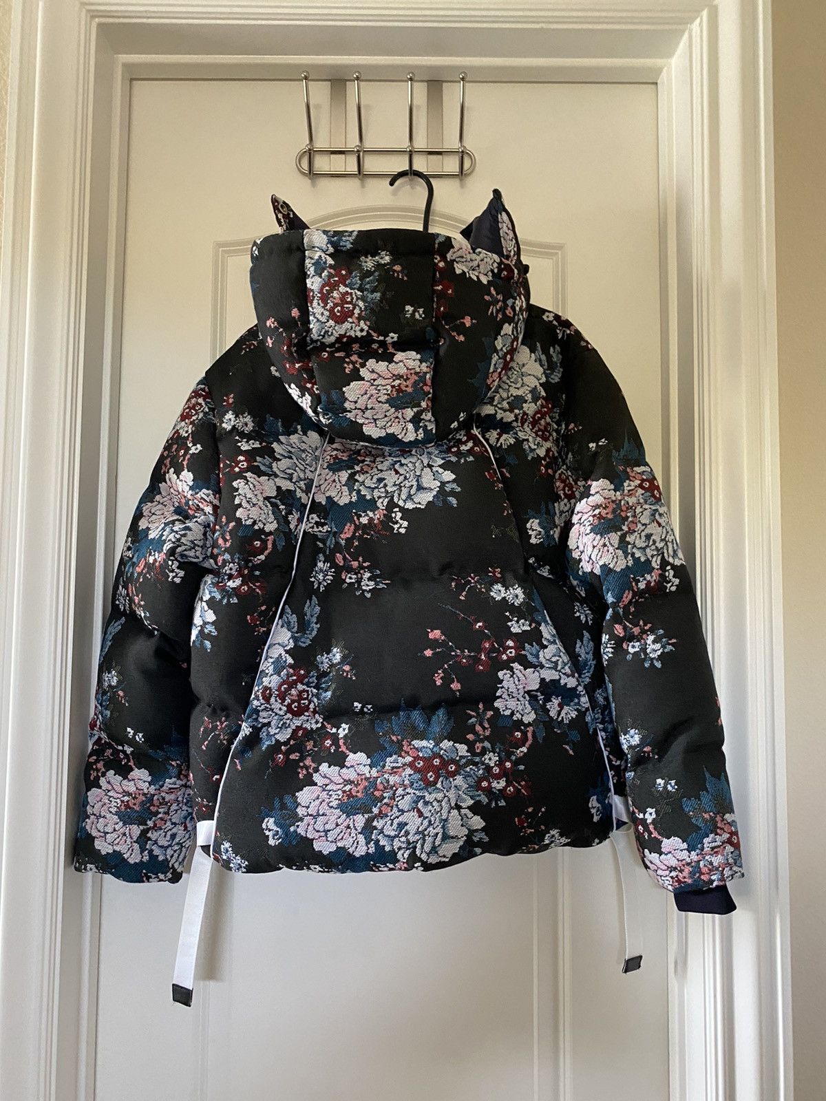 KITH FLEUR PUFFER JACKETS Mサイズ Kith Fleur Puffer Jacket