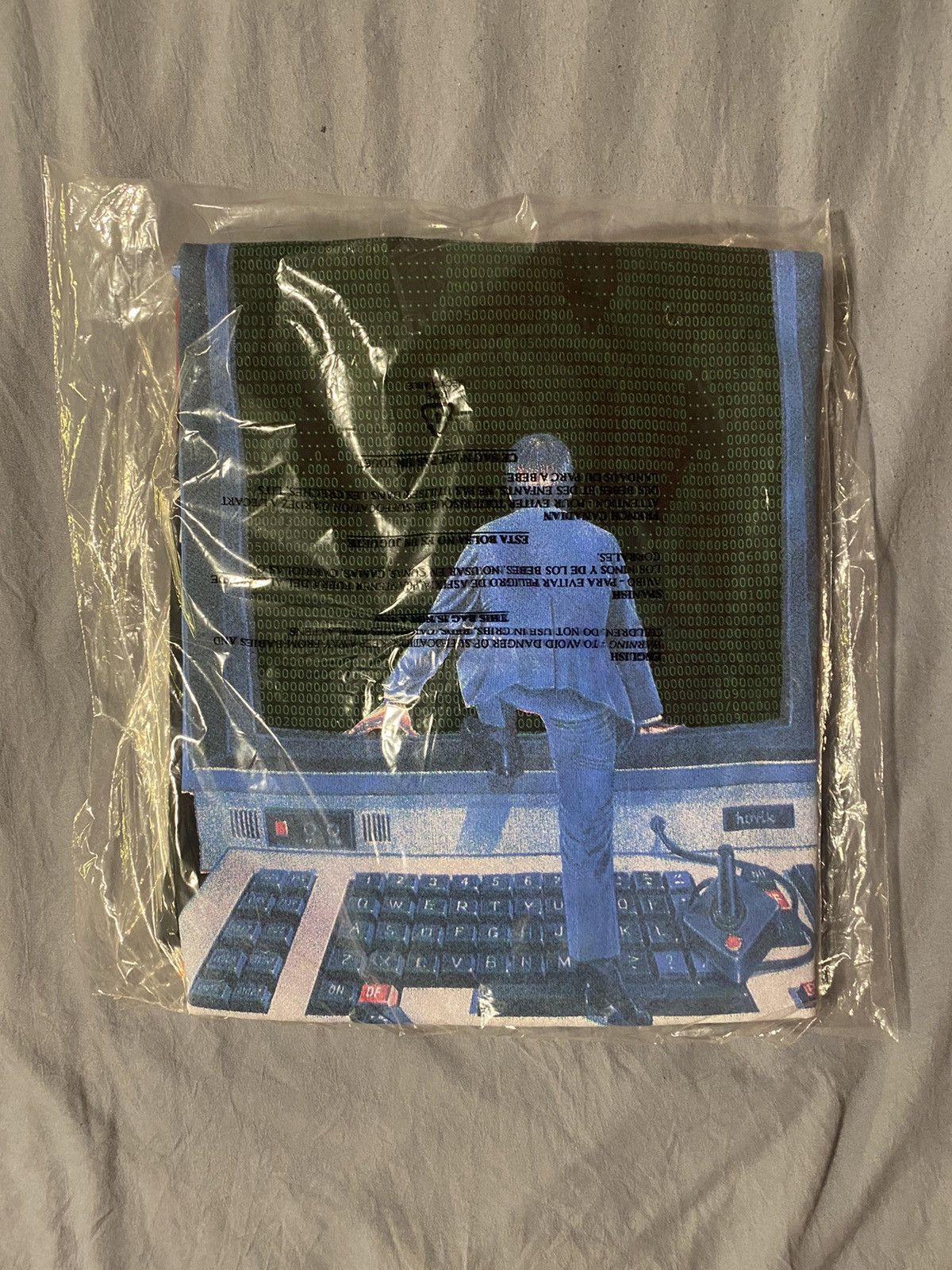 Market CHINATOWN MARKET INTERNET T-SHIRT BRAND NEW SIZE LARGE Size US L / EU 52-54 / 3 - 2 Thumbnail