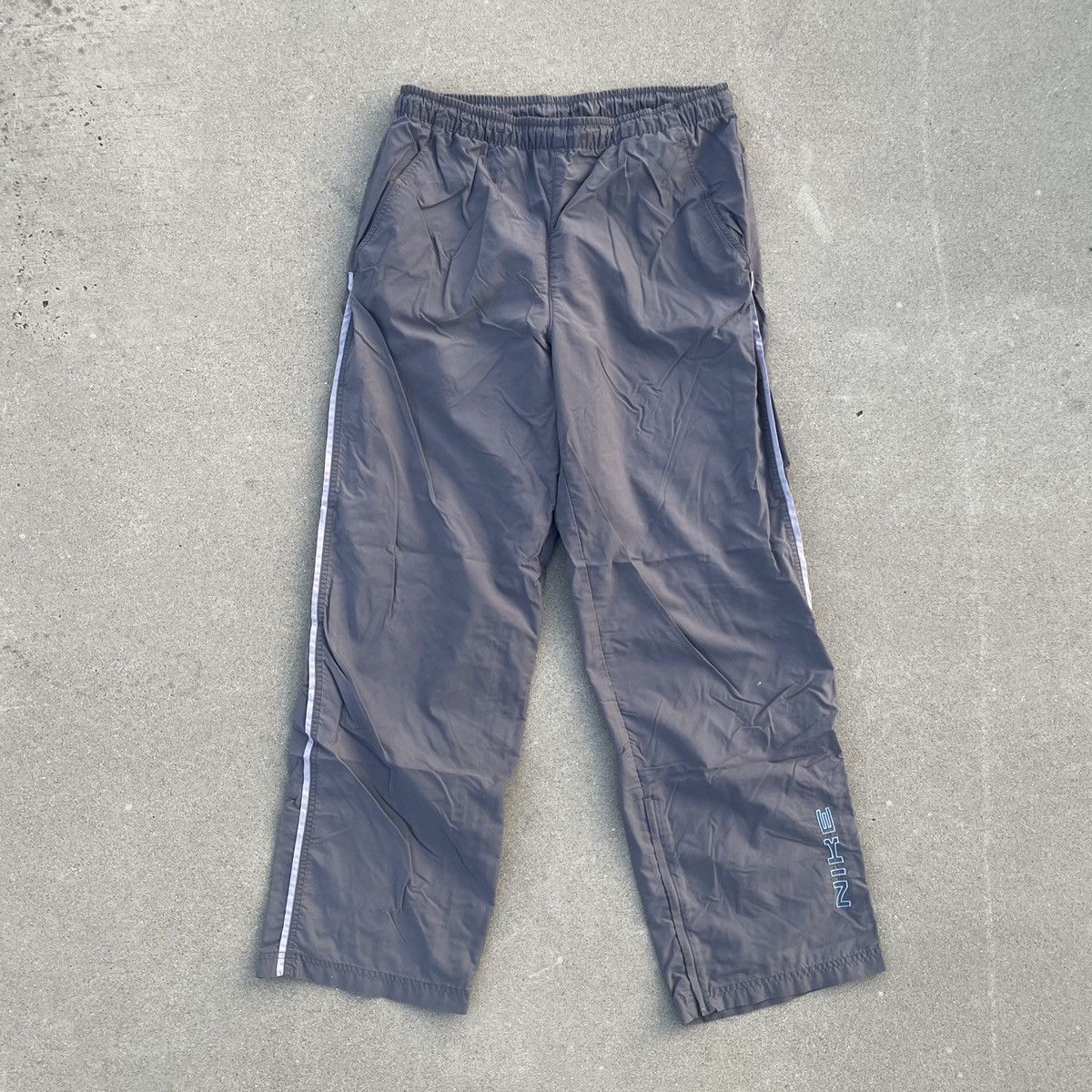 Nike Vintage Nike Track Pants Size US 32 / EU 48 - 1 Thumbnail