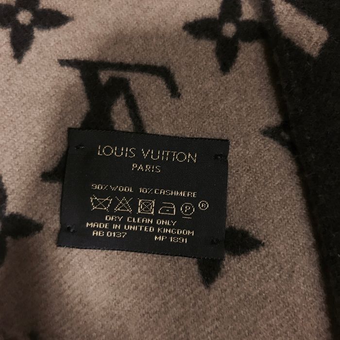 MRBLD on X: Supreme SS17 Louis Vuitton Monogram Bandana Shawl   / X