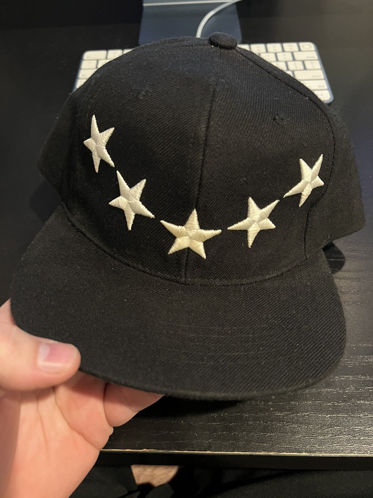 Givenchy star discount cap