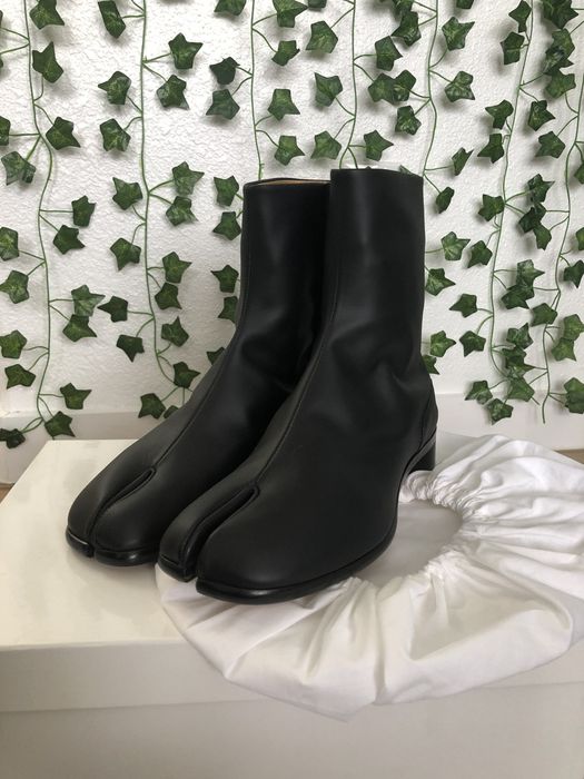 Maison Margiela Tabi Ankle Boots / Black 42 / AW 2021 | Grailed