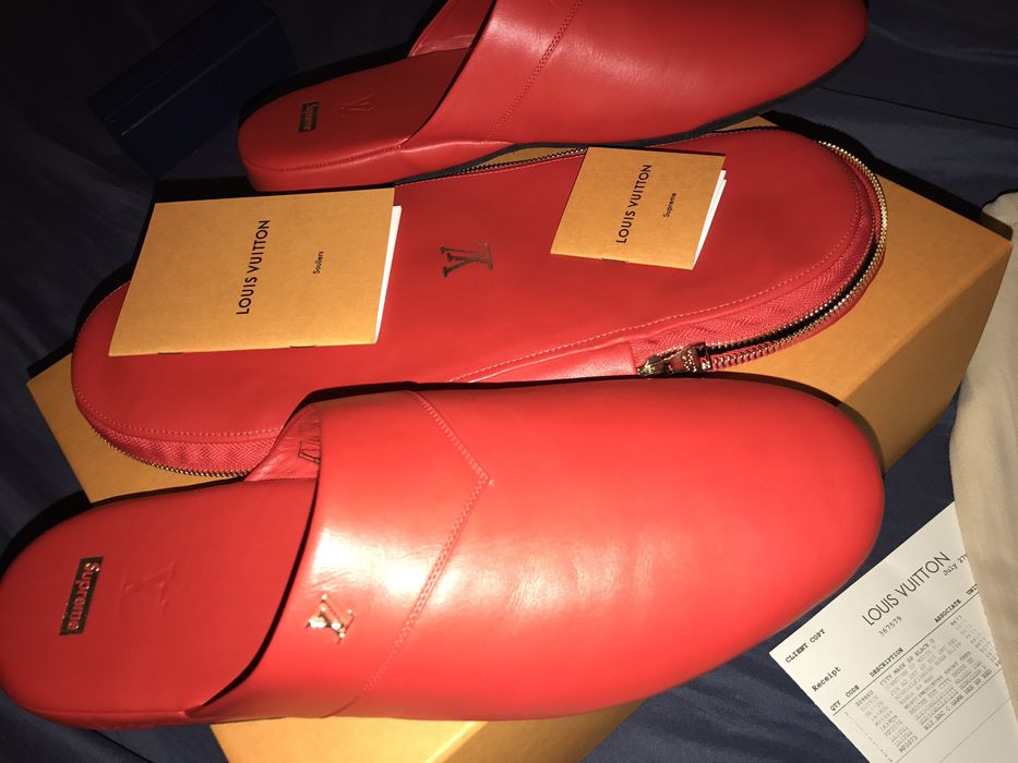 Supreme best sale chappal red