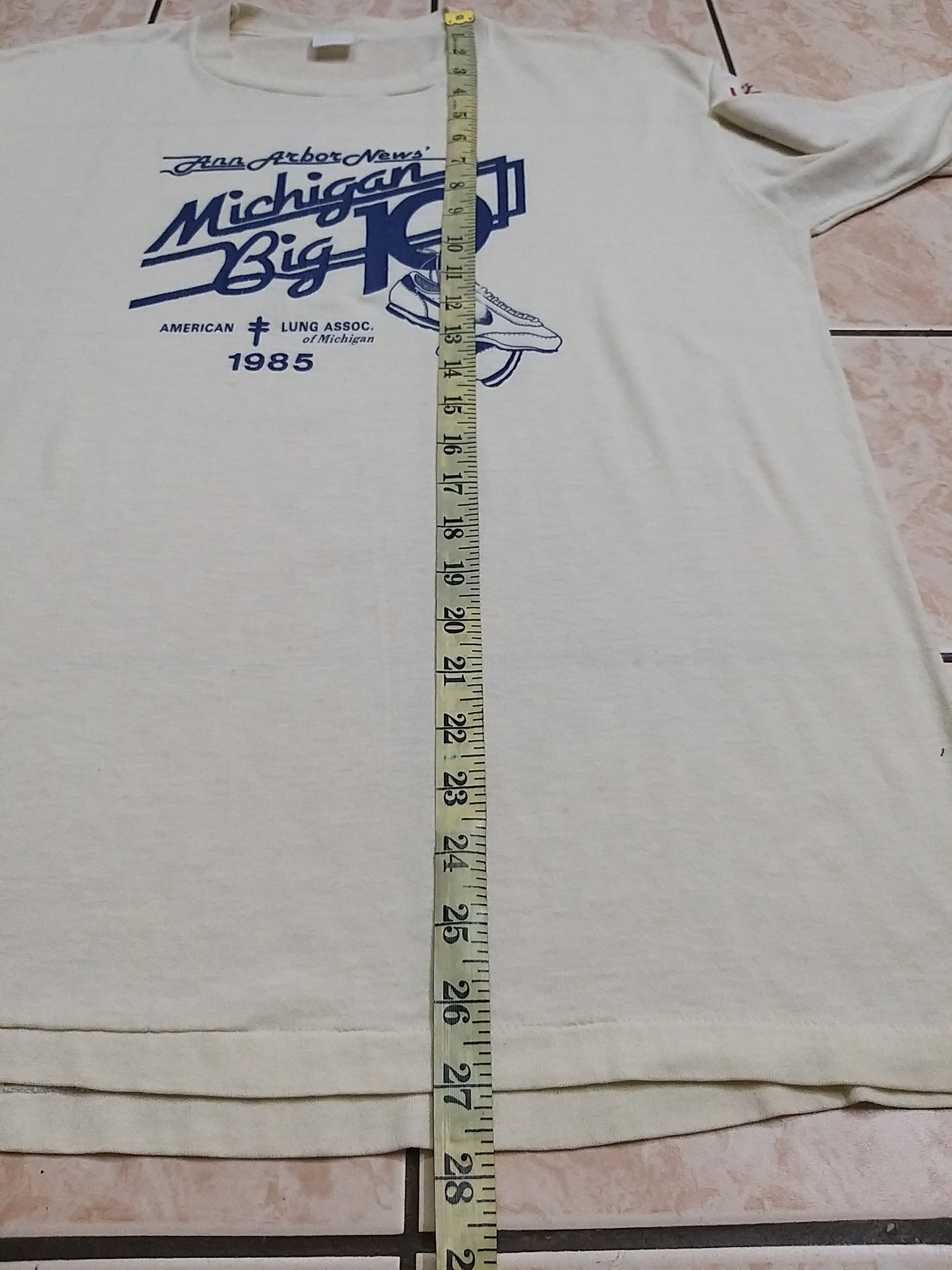 Vintage RARE🔥🔥VTG 80'S MICHIGAN BIG 10 RUN NIKE SHOES L/S SHIRT Size US L / EU 52-54 / 3 - 11 Thumbnail