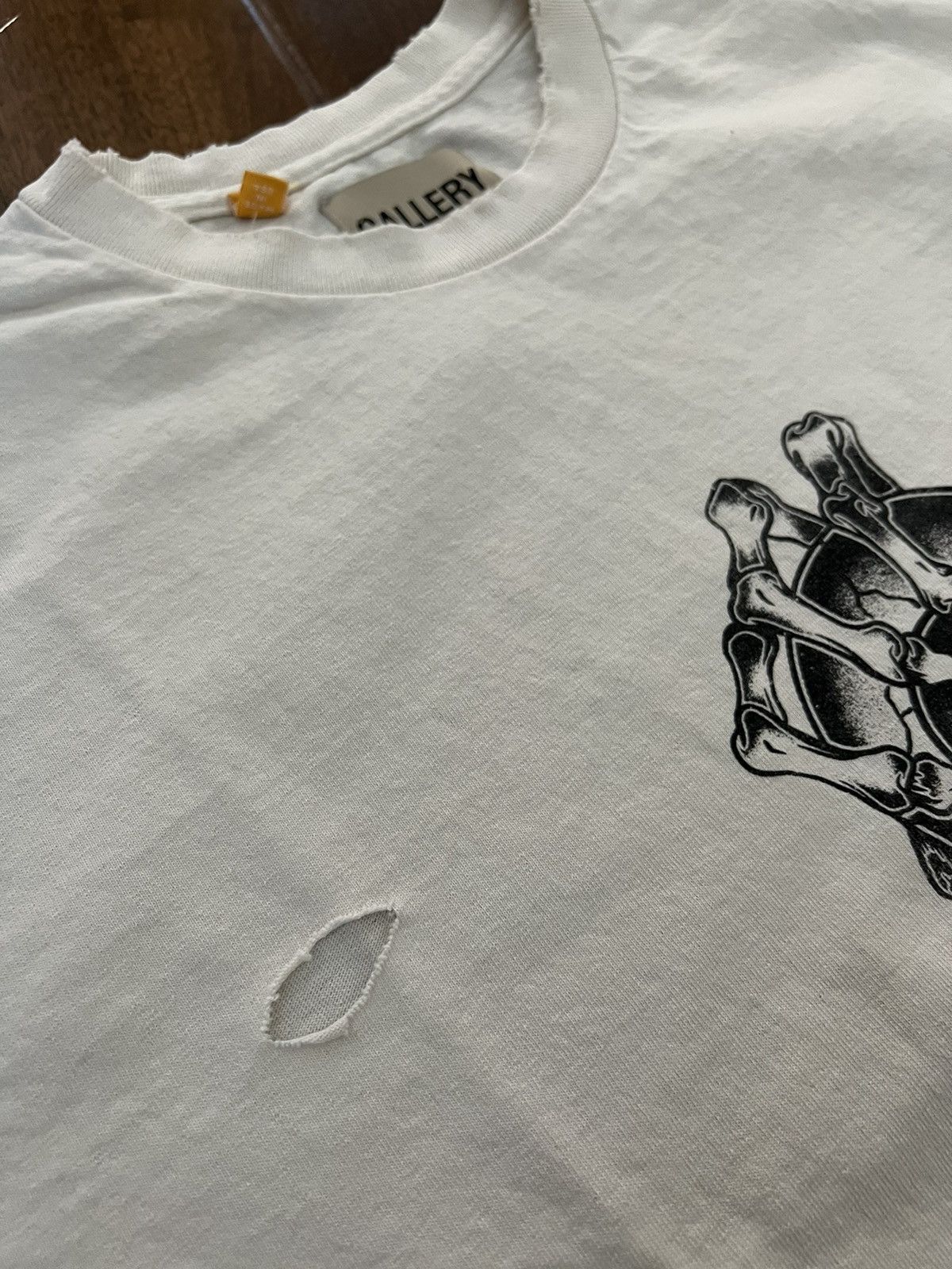 Gallery Dept. GALLERY DEPT CLAW ATK TEE WHITE SMALL Size US S / EU 44-46 / 1 - 9 Thumbnail