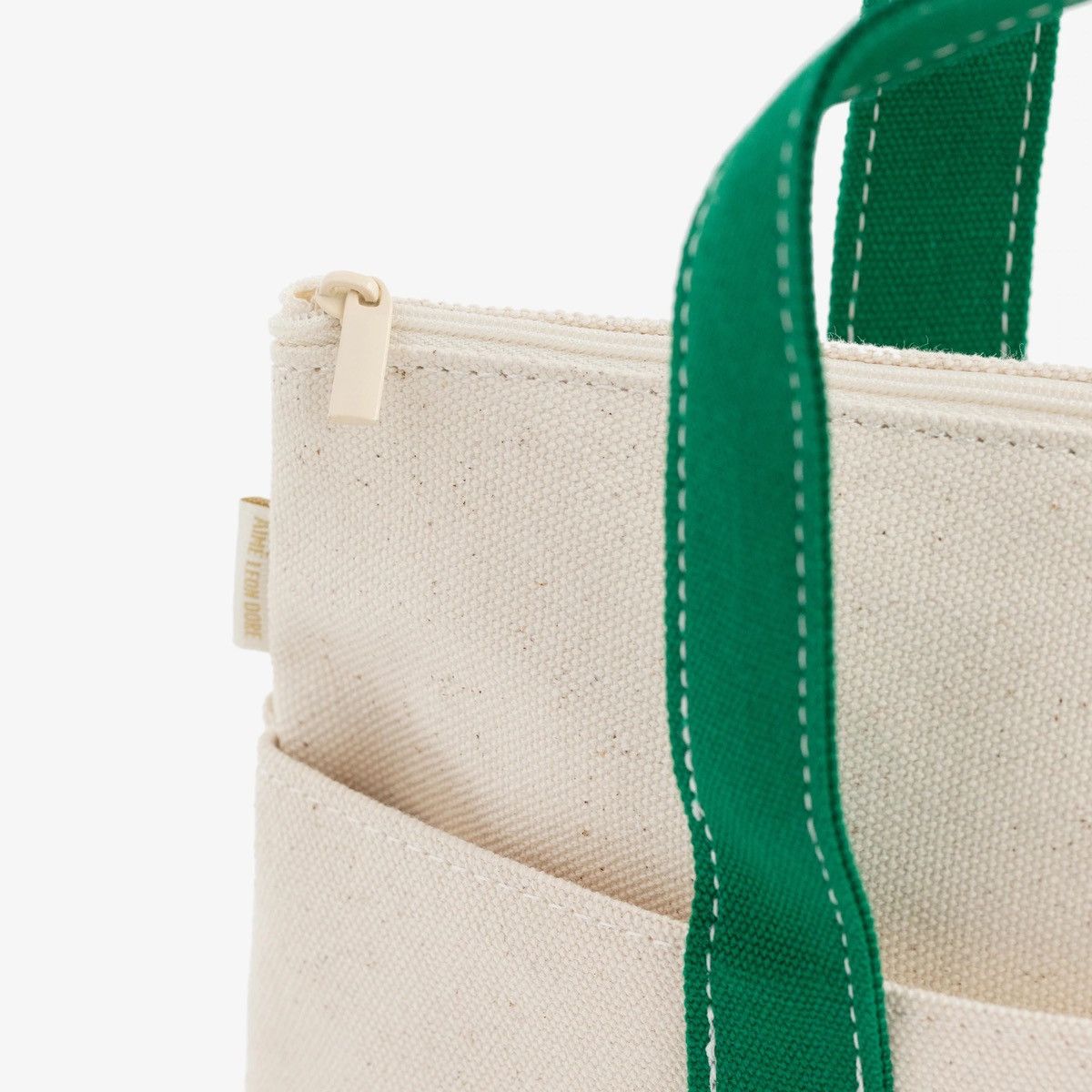 Aime Leon Dore In-hand Aime Leon Dore Mini Crest Contrast