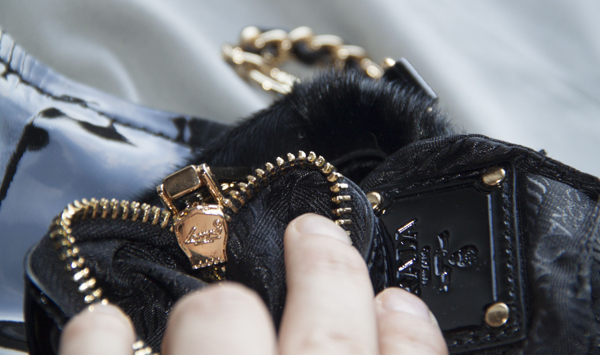 Prada Prada Prada fur Spazzolato fur mini bag Size ONE SIZE - 8 Thumbnail
