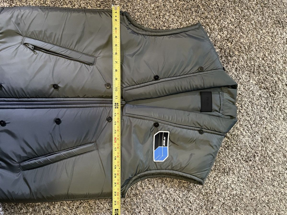 Prada Rare Prada padded nylon rubber patch vest / gilet Size US S / EU 44-46 / 1 - 10 Thumbnail