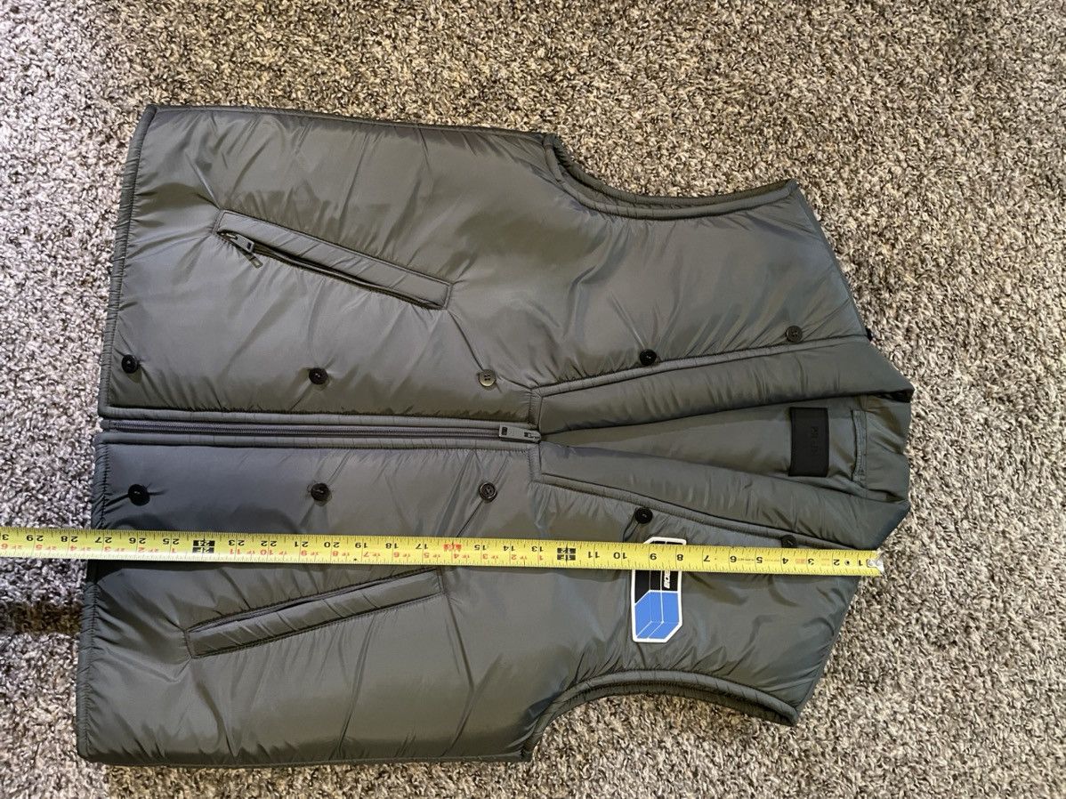 Prada Rare Prada padded nylon rubber patch vest / gilet Size US S / EU 44-46 / 1 - 9 Thumbnail