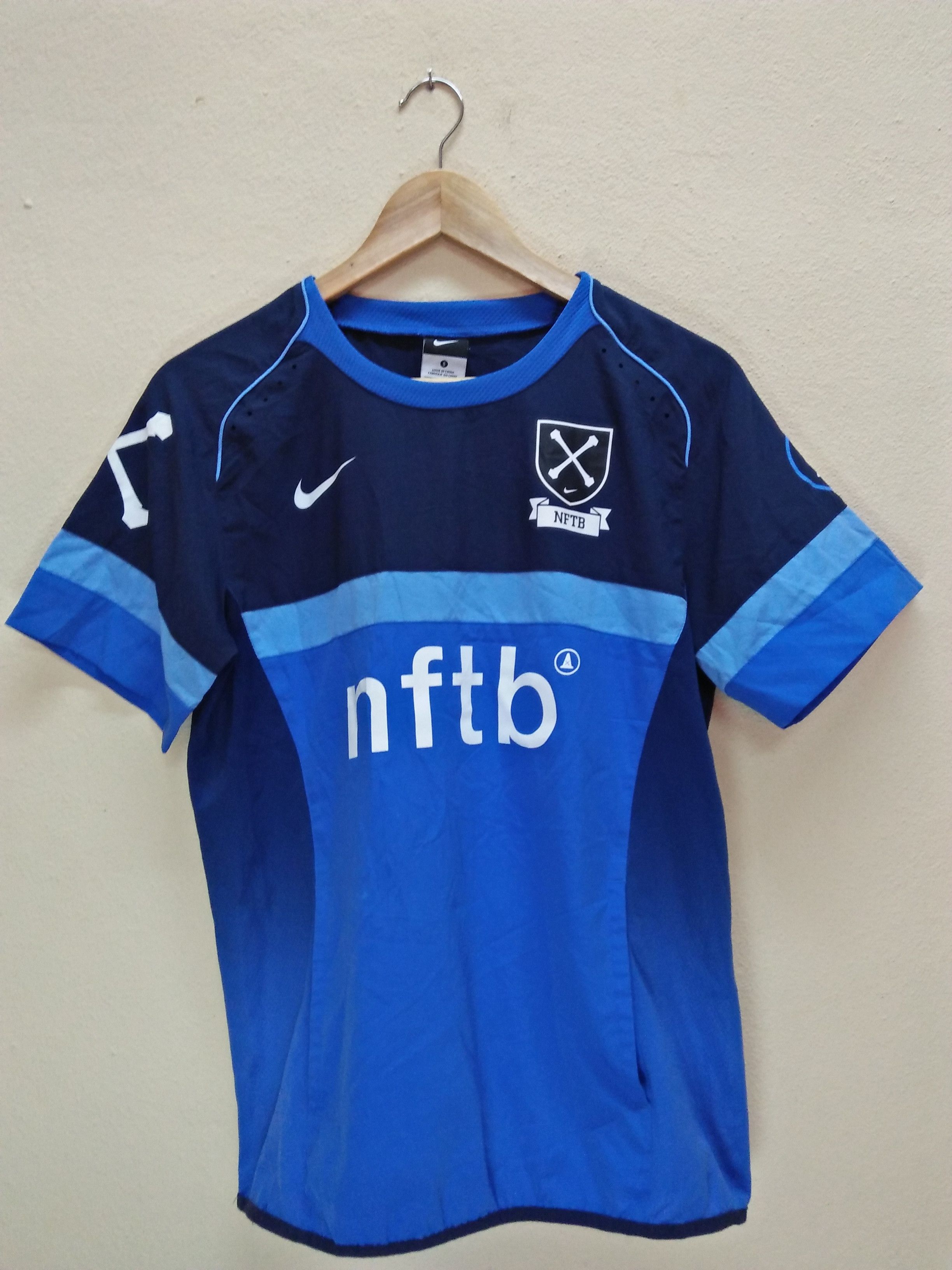 Nike NIKE NFTB Printed Big Skulls Graphic Blue Jersey Tee Size US S / EU 44-46 / 1 - 1 Thumbnail