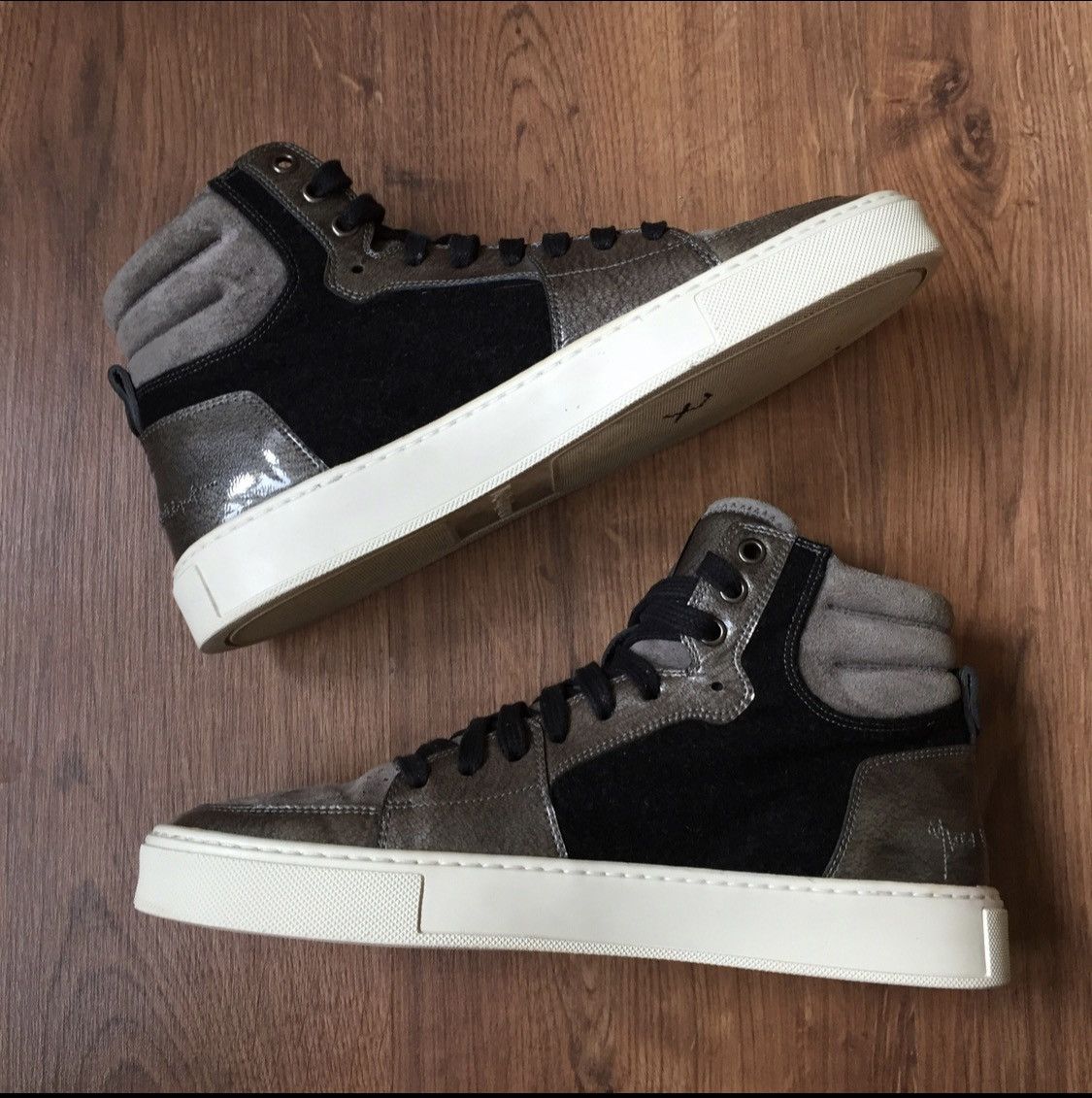 YVES SAINT LAURENT　42 Yves Saint Laurent sneakers size 42