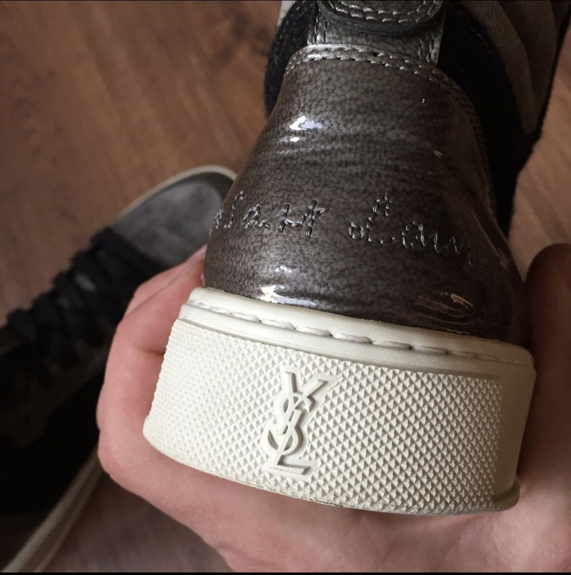 YVES SAINT LAURENT　42 Yves Saint Laurent Yves Saint Laurent Black Leather Studded