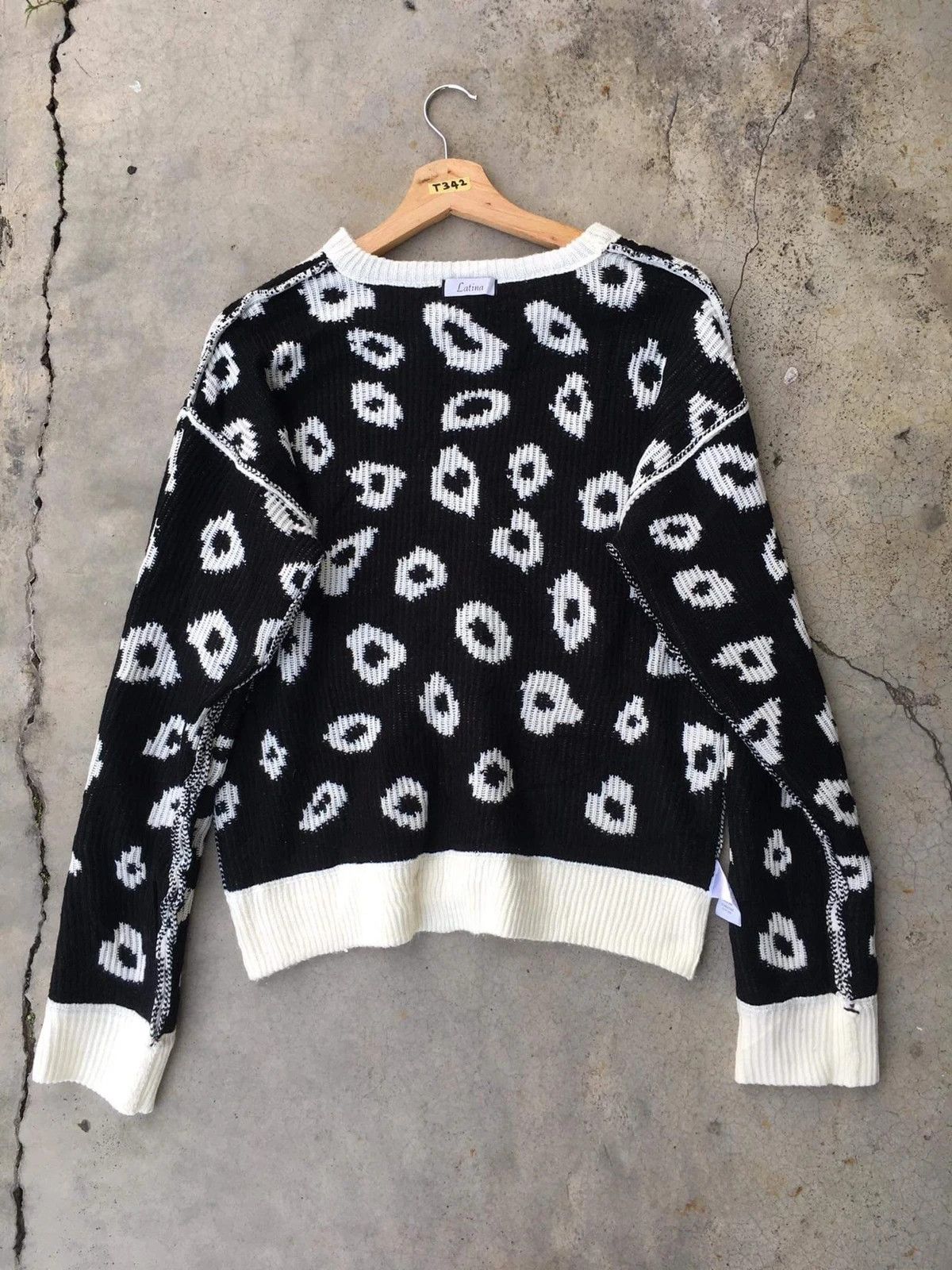 Designer 📌Japanese LATINA Leopard Design Pullover Knitting Pattern Size US M / EU 48-50 / 2 - 13 Thumbnail