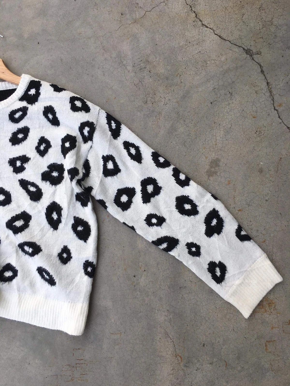 Designer 📌Japanese LATINA Leopard Design Pullover Knitting Pattern Size US M / EU 48-50 / 2 - 11 Thumbnail