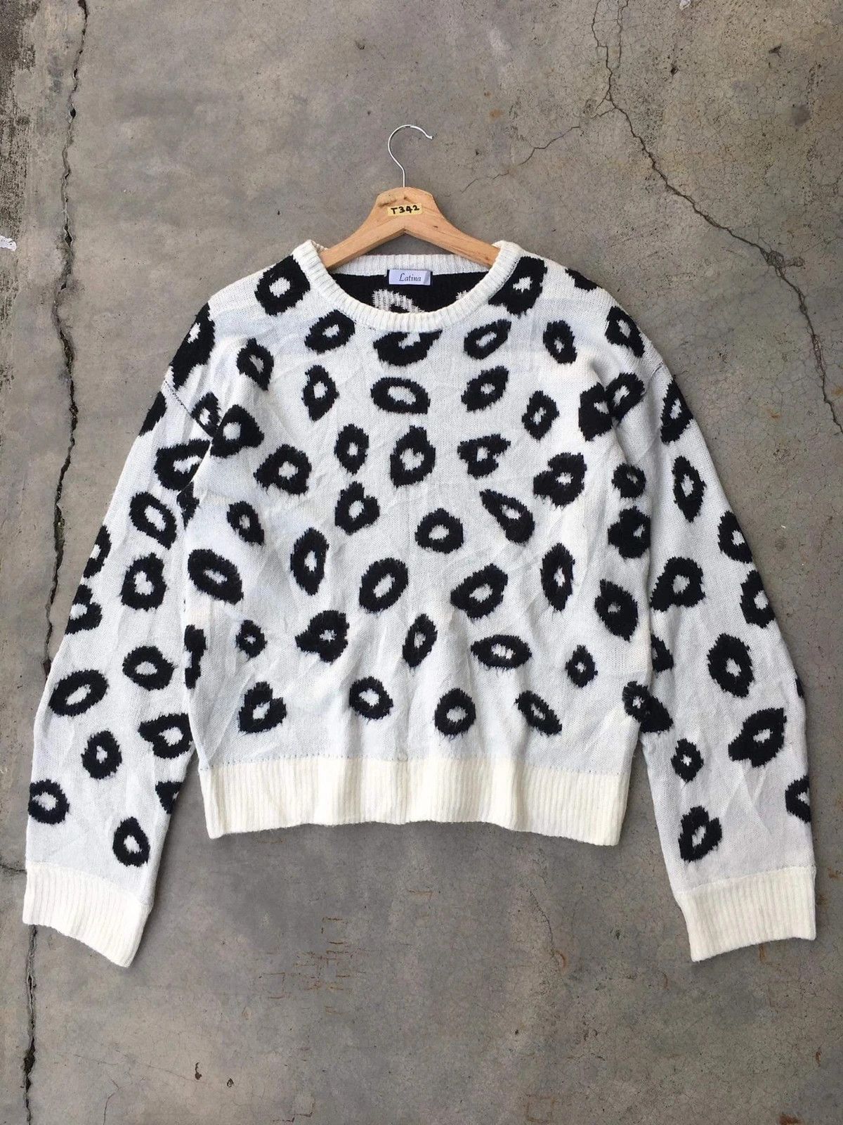 Designer 📌Japanese LATINA Leopard Design Pullover Knitting Pattern Size US M / EU 48-50 / 2 - 4 Thumbnail
